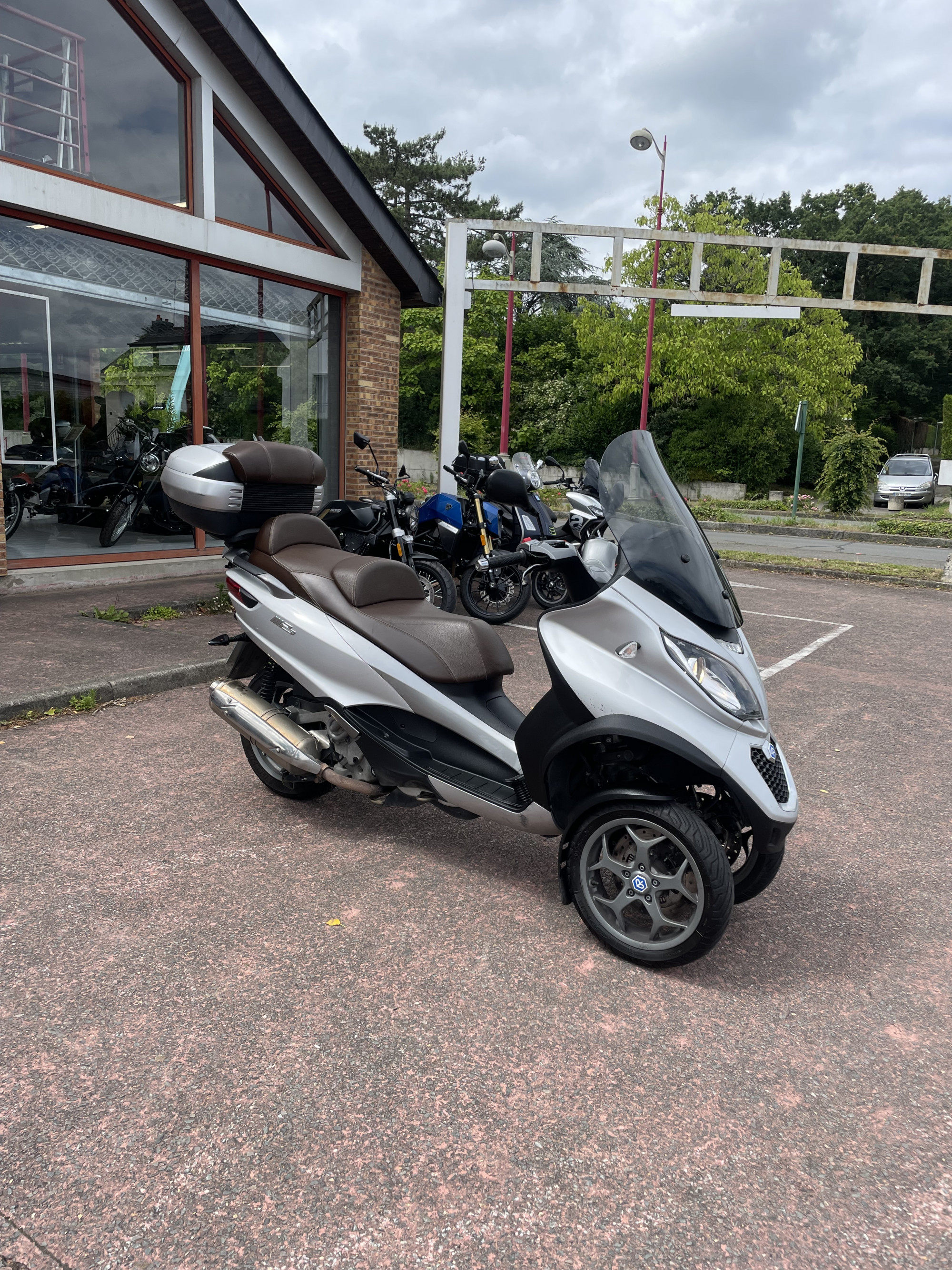 photo de PIAGGIO MP3 500 ABS-ASR 500 occasion de couleur  en vente   Cesson Sevigne