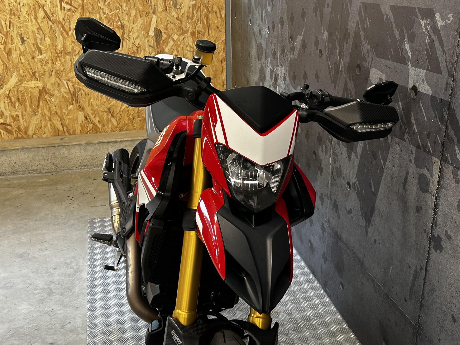 photo de DUCATI HYPERMOTARD SP 939 occasion de couleur  en vente à Woippy n°3