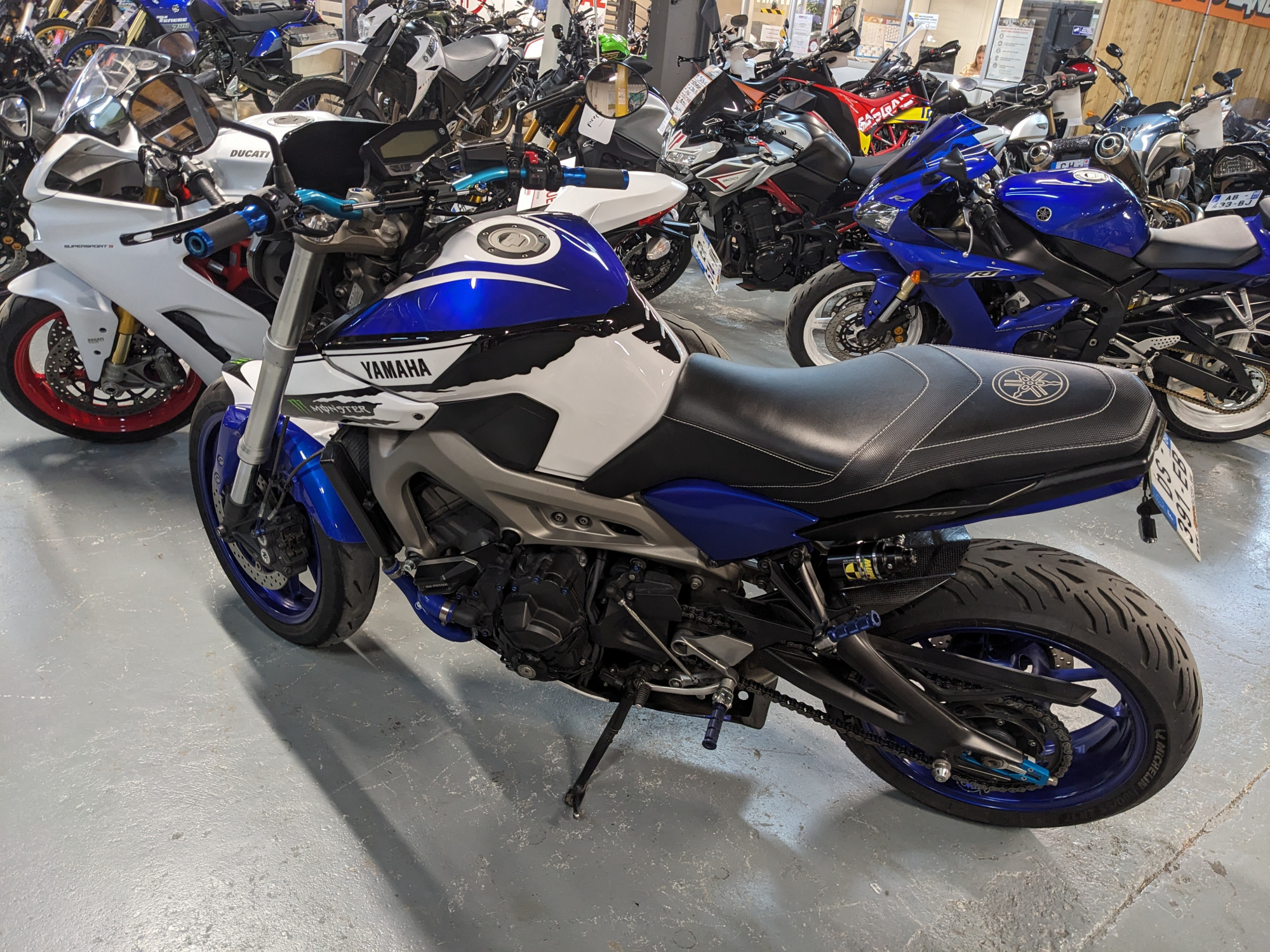 photo de YAMAHA MT-09 850 occasion de couleur  en vente à Rivery n°1