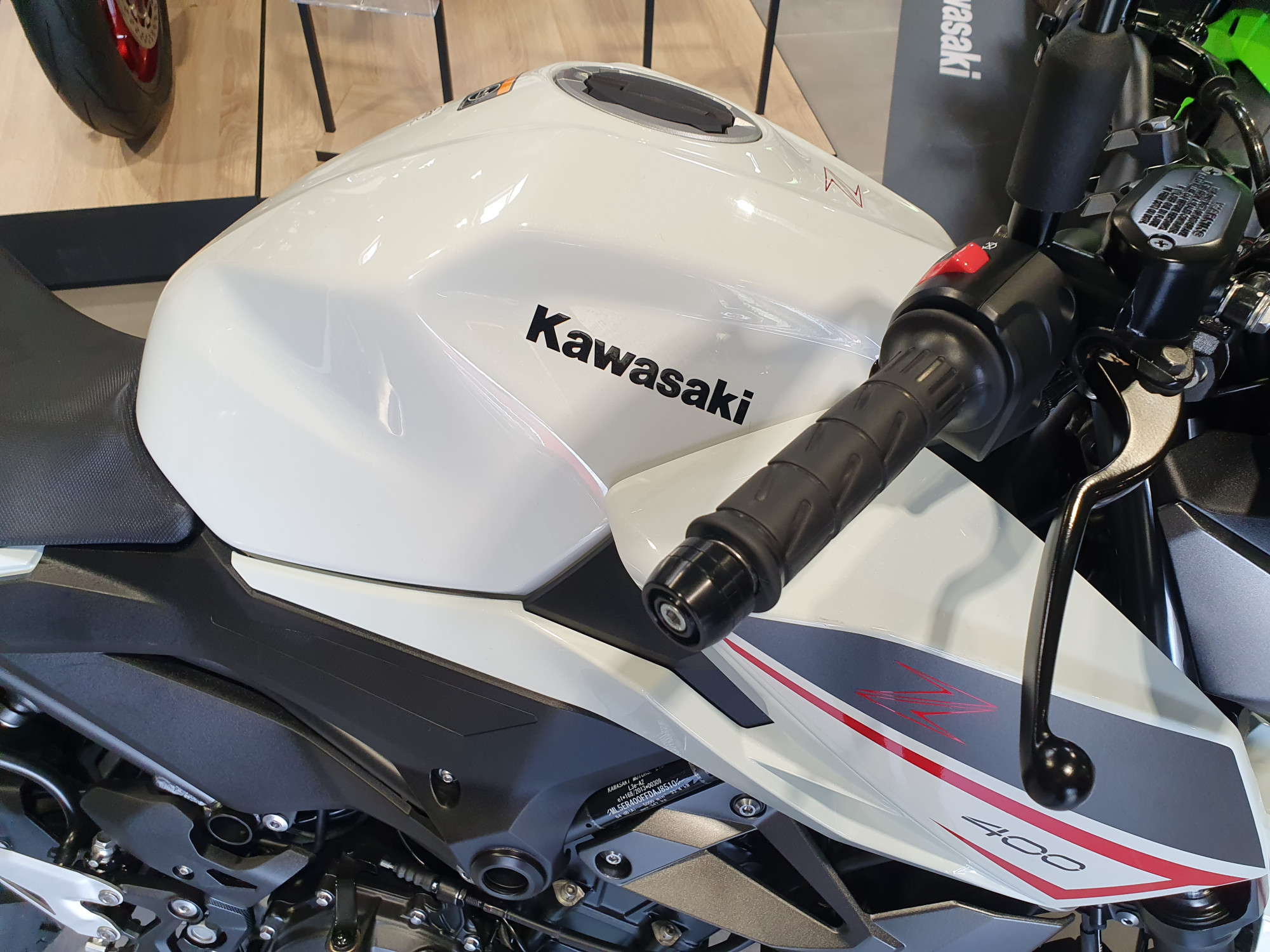 photo de KAWASAKI Z400 400 occasion de couleur  en vente à Ruaudin n°3