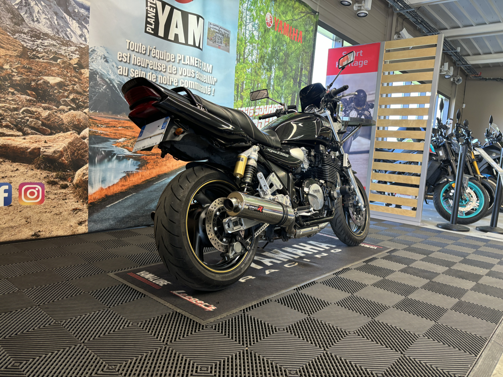 photo de YAMAHA XJR 1300 occasion de couleur  en vente à Rennes n°2