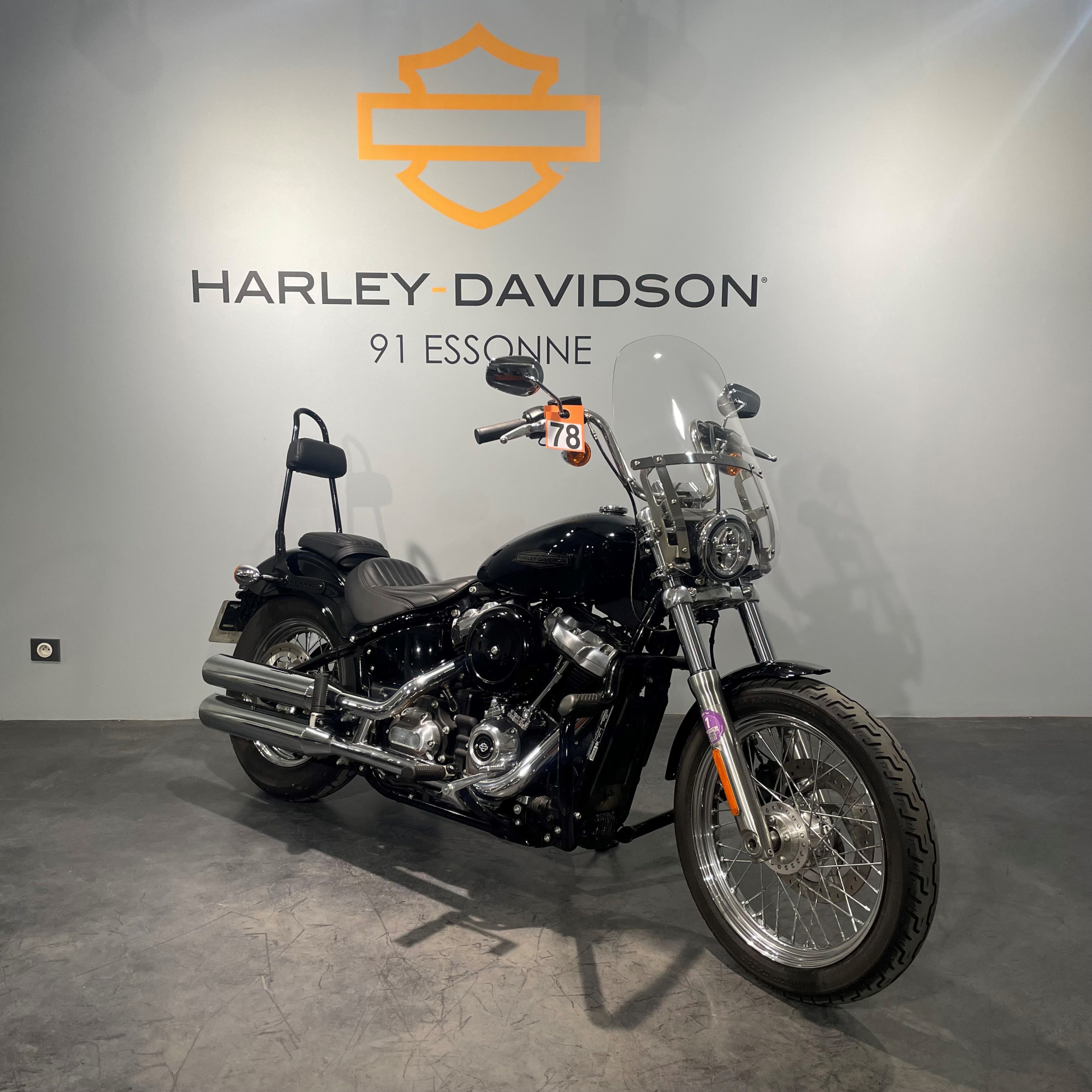 photo de HARLEY DAVIDSON SOFTAIL STANDARD 1745 1745 occasion de couleur  en vente à Ballainvilliers n°1