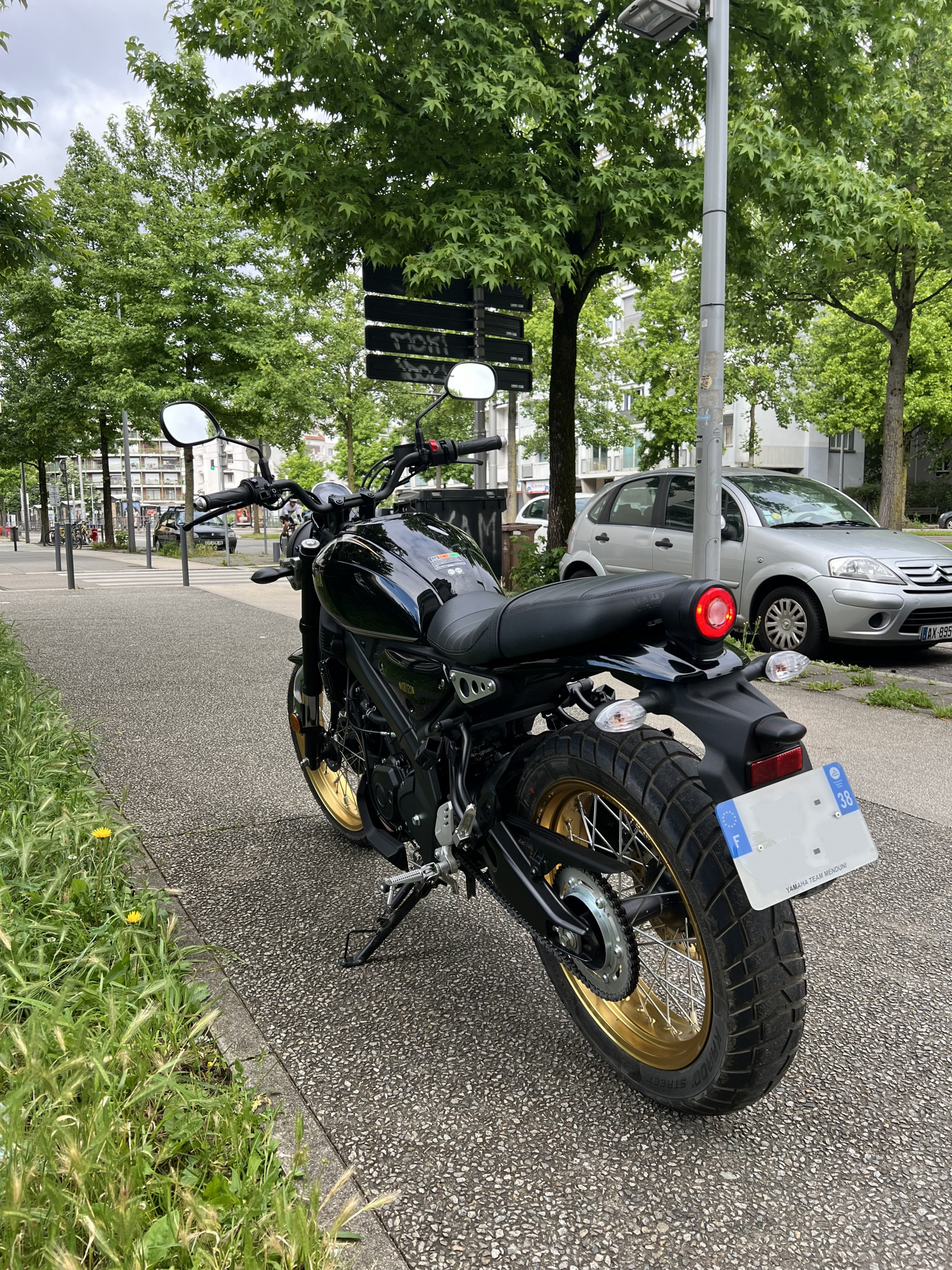 photo de YAMAHA XSR 125 LEGACY 125 occasion de couleur  en vente à Grenoble n°2