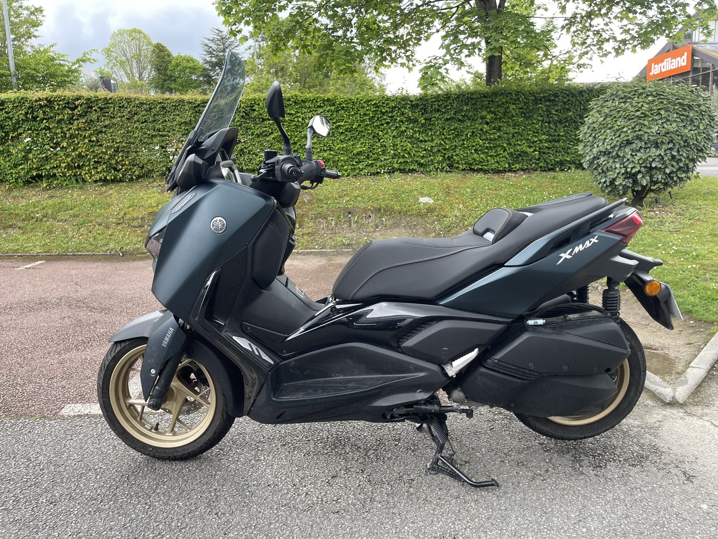 photo de YAMAHA XMAX 300 TECH MAX 300 occasion de couleur  en vente   Orvault