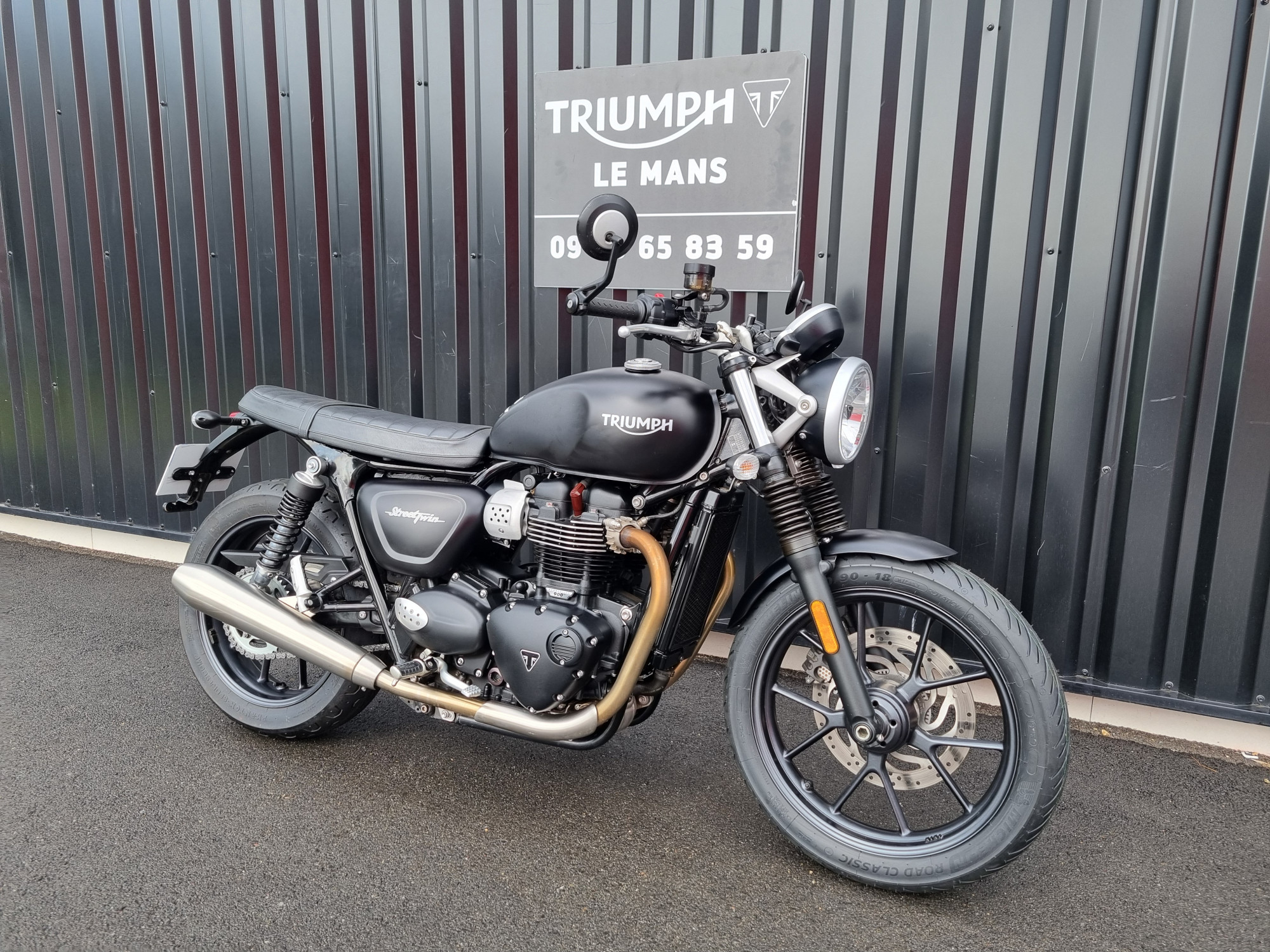 photo de TRIUMPH STREET TWIN  900 900 occasion de couleur  en vente à Ruaudin n°3