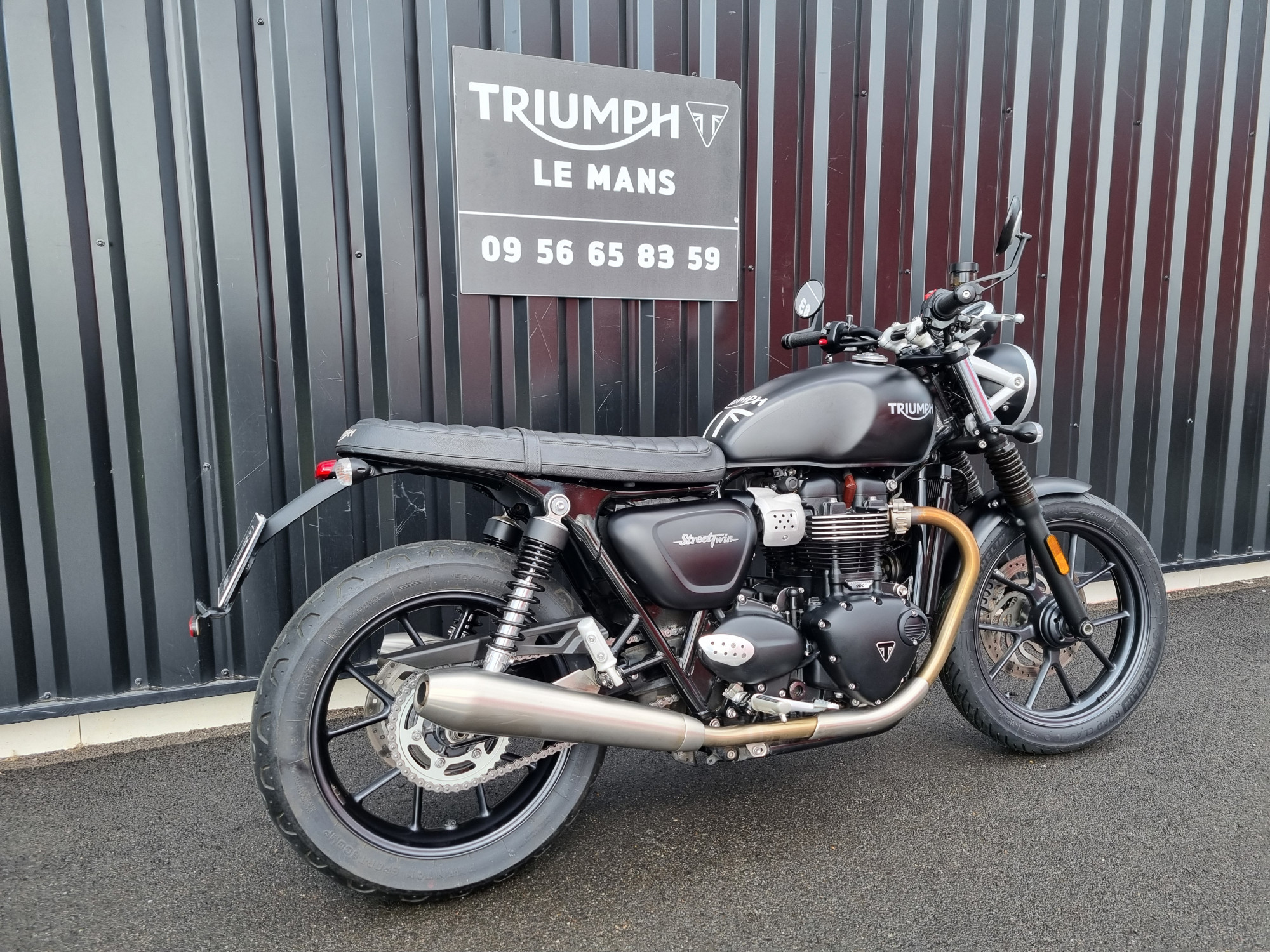 photo de TRIUMPH STREET TWIN  900 900 occasion de couleur  en vente   Ruaudin