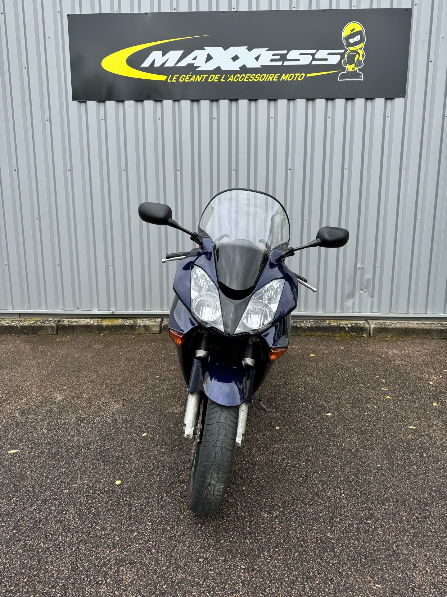 photo de HONDA VFR 800 VTEC 800 occasion de couleur  en vente à Varennes Vauzelles n°2