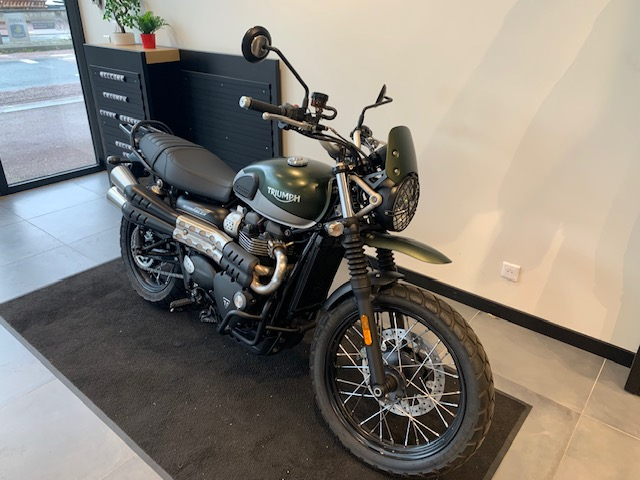 photo de TRIUMPH STREET SCRAMBLER  900 900 occasion de couleur  en vente à Livry Gargan n°2