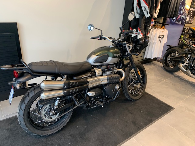 photo de TRIUMPH STREET SCRAMBLER  900 900 occasion de couleur  en vente   Livry Gargan