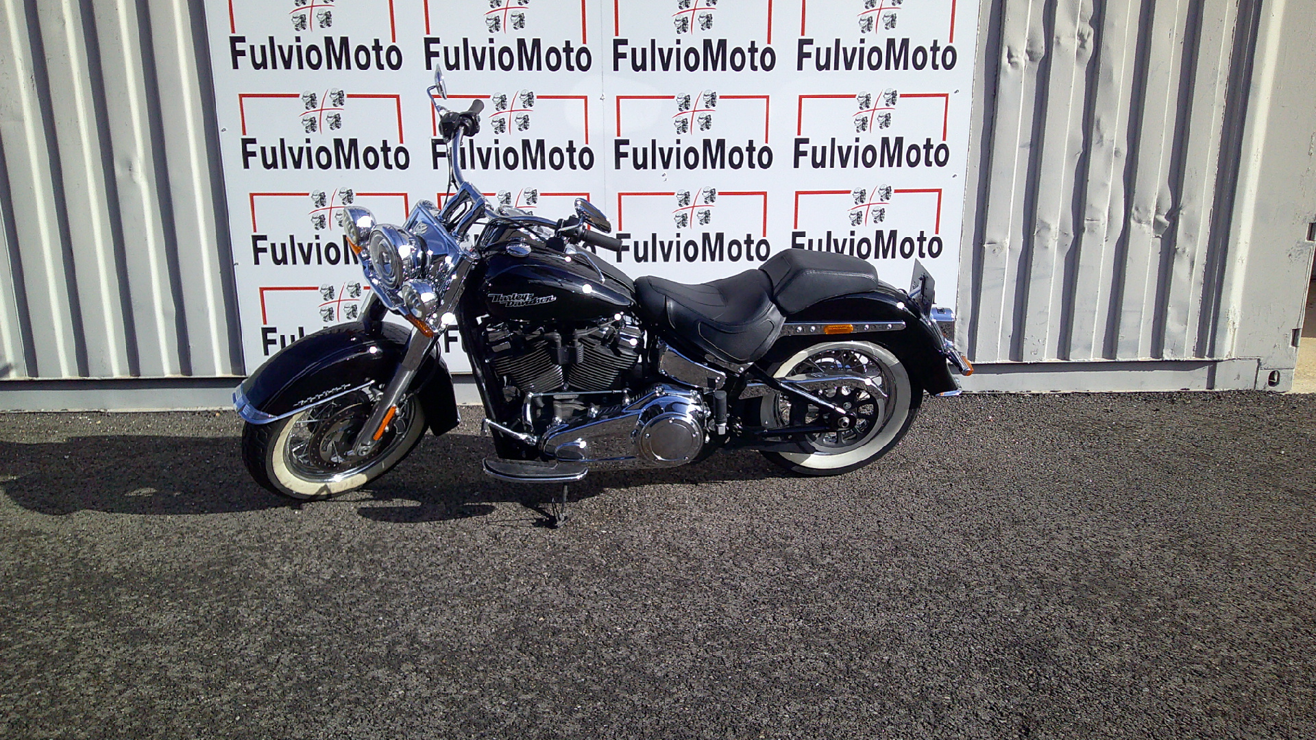 photo de HARLEY DAVIDSON SOFTAIL DELUXE 1745 1745 occasion de couleur  en vente à Arles n°2