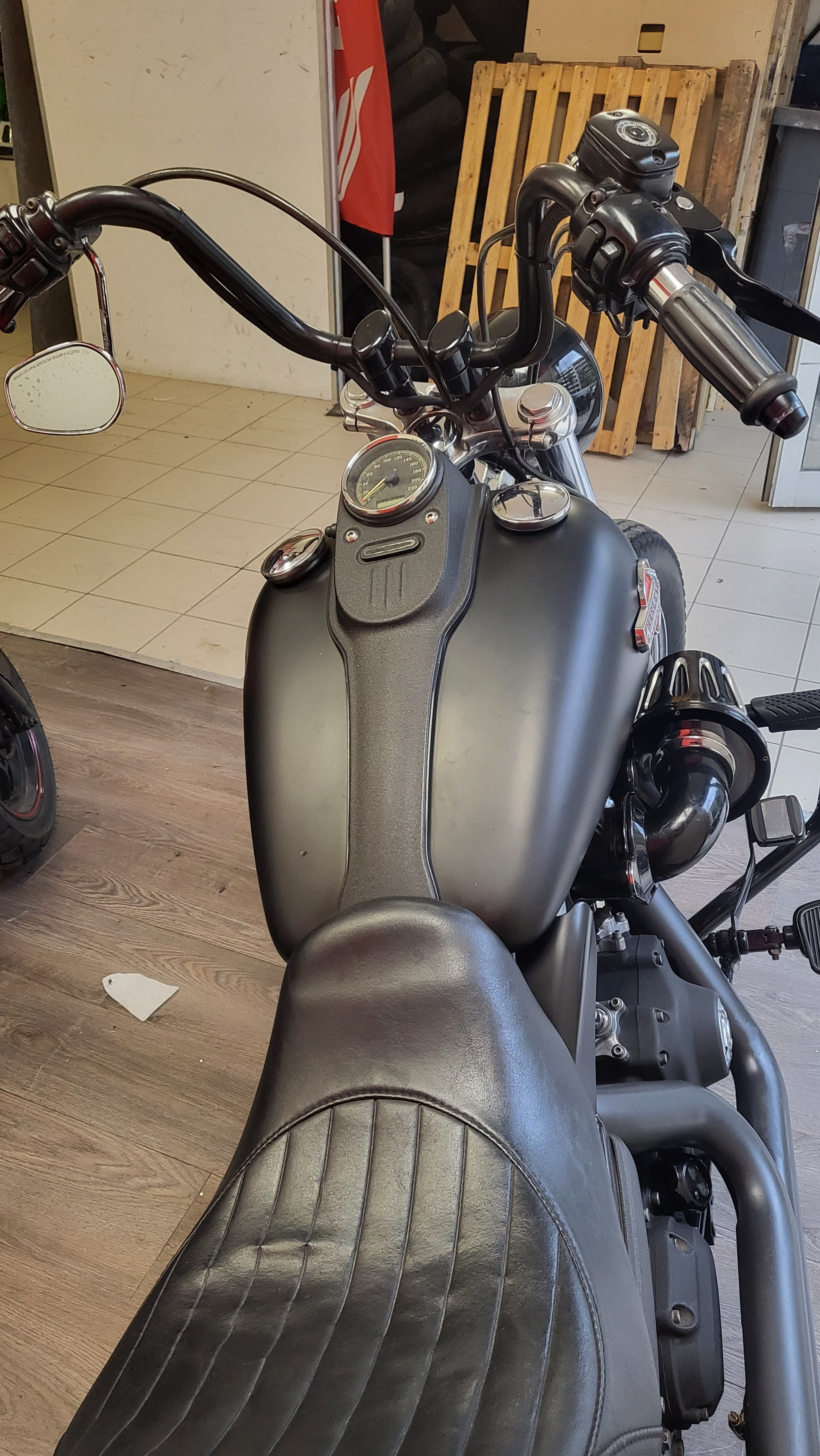 photo de HARLEY DAVIDSON DYNA STREET BOB 1584 1584 occasion de couleur  en vente   Hyeres