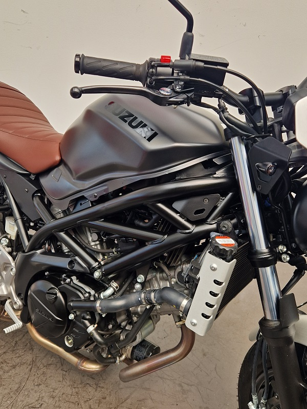 photo de SUZUKI SV 650 650 occasion de couleur  en vente à Le Mans n°2