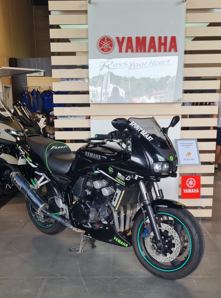 photo de YAMAHA FZ1 FAZER 600 occasion de couleur  en vente   Sarreguemines