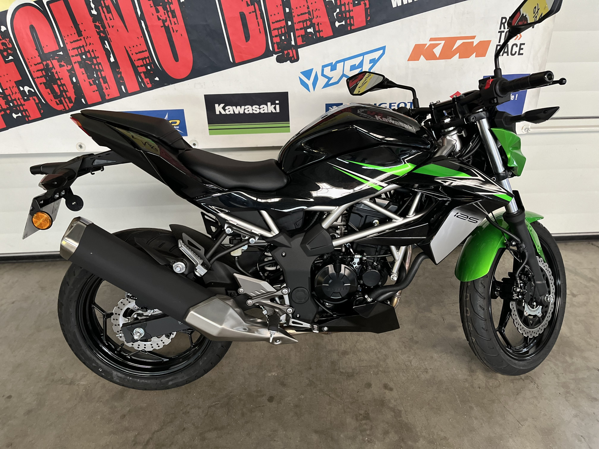 photo de KAWASAKI Z 125 125 occasion de couleur  en vente à St Germain Laprade n°3