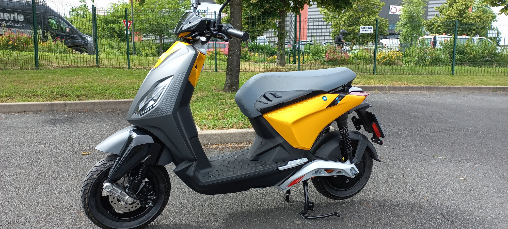 photo de PIAGGIO 1 ACTIVE 125 occasion de couleur  en vente à Gleize n°2