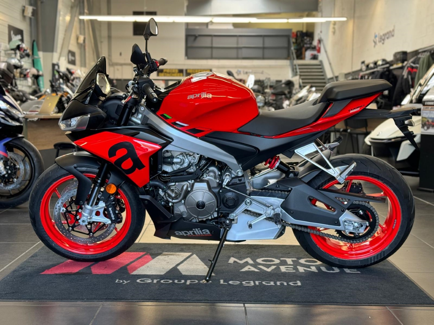 photo de APRILIA TUONO 660 660 occasion de couleur  en vente à Le Mans n°2