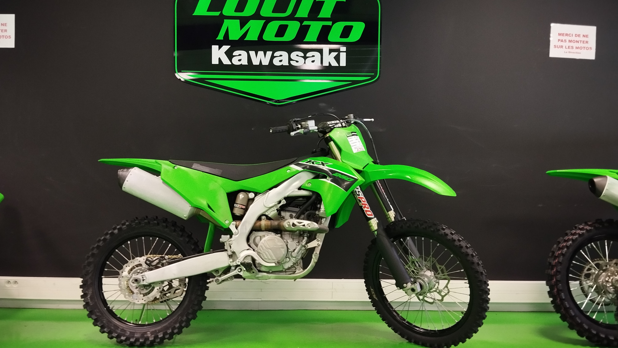 photo de KAWASAKI KX250F CROSS 250 occasion de couleur  en vente   Merignac