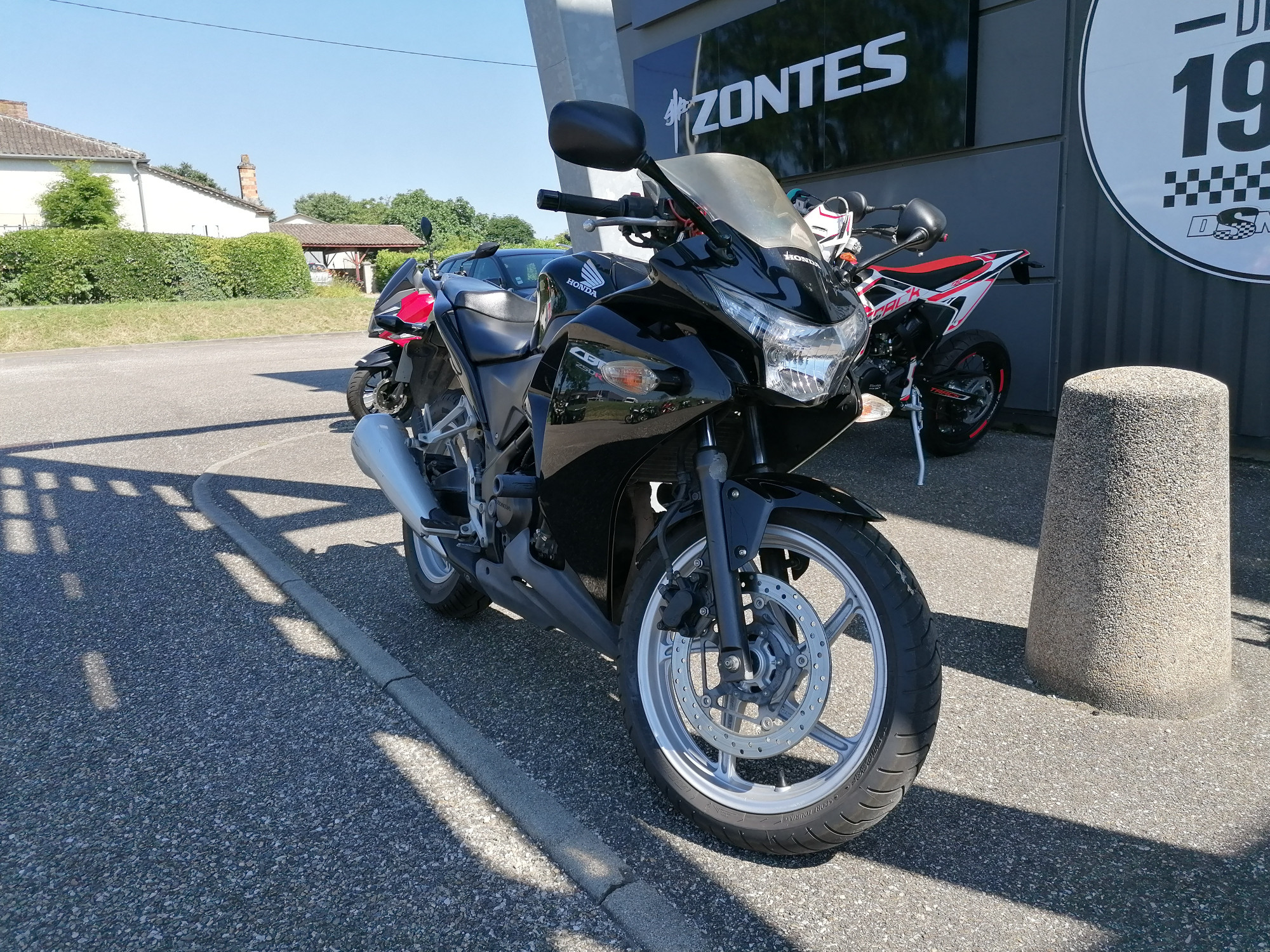 photo de HONDA CBR 250 R 250 occasion de couleur  en vente à Marmande n°1