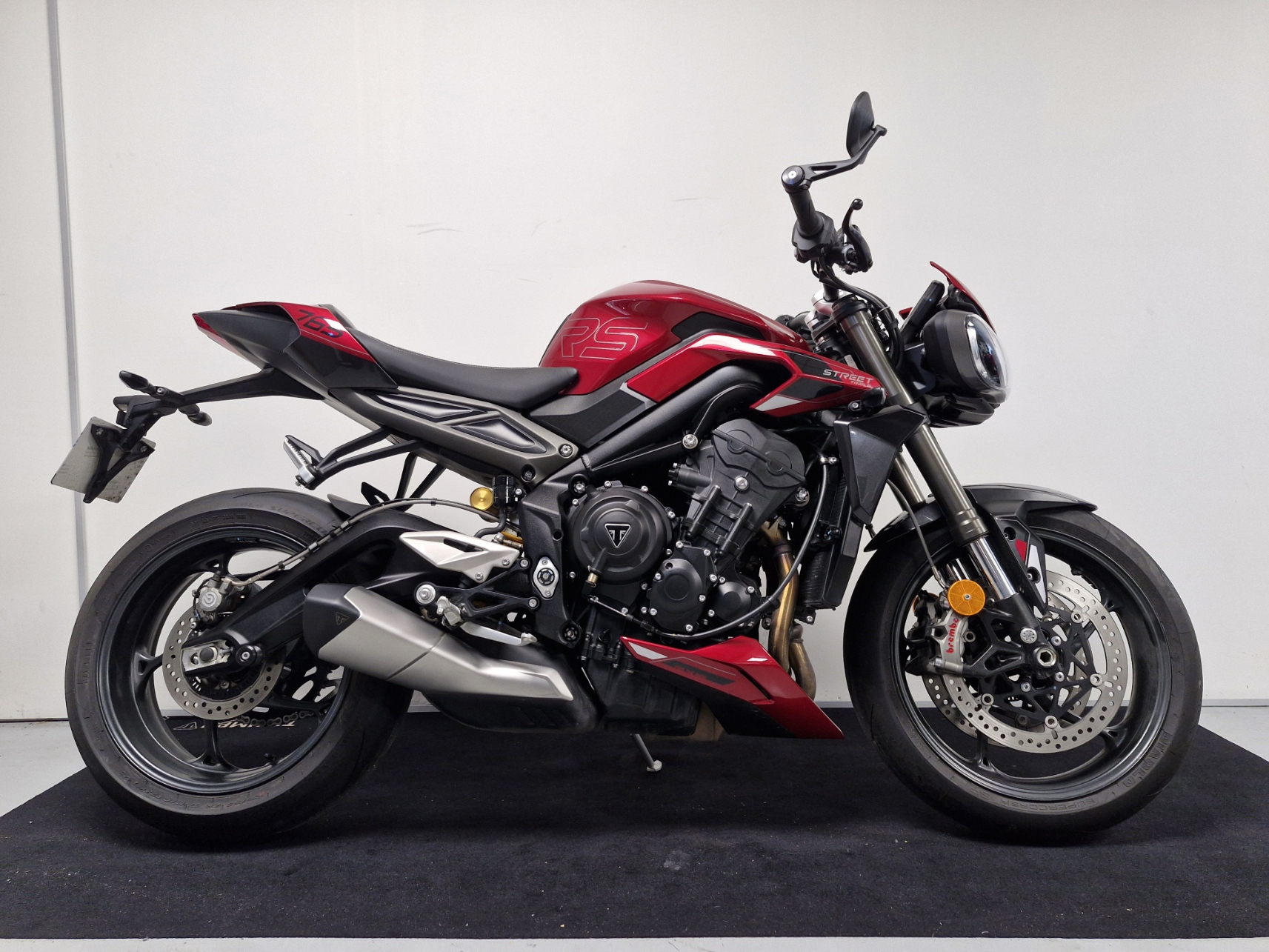 photo de TRIUMPH STREET TRIPLE 765 RS 765 occasion de couleur  en vente   Coignieres