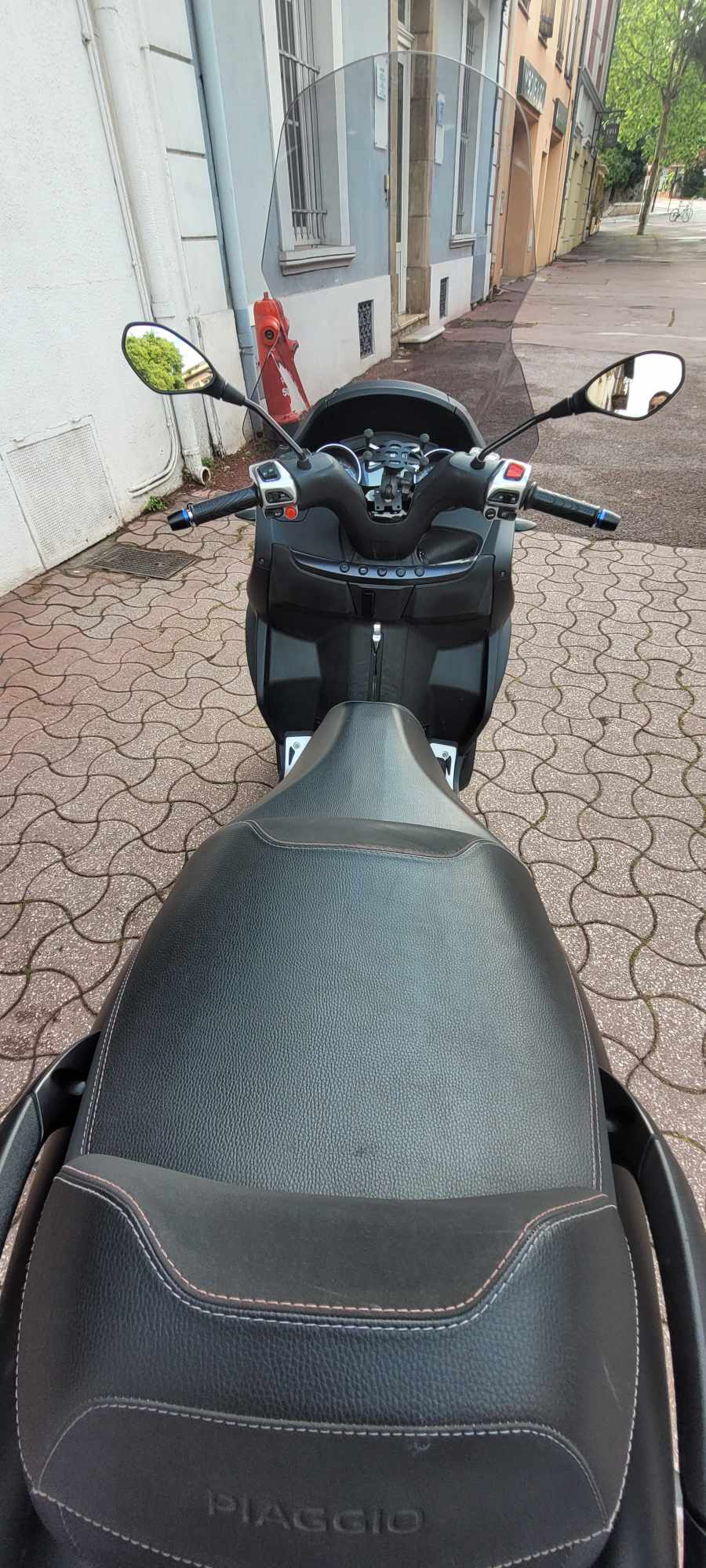 photo de PIAGGIO MP3 500 HPE SPORT ABS-ASR 500 occasion de couleur  en vente à Frejus n°2