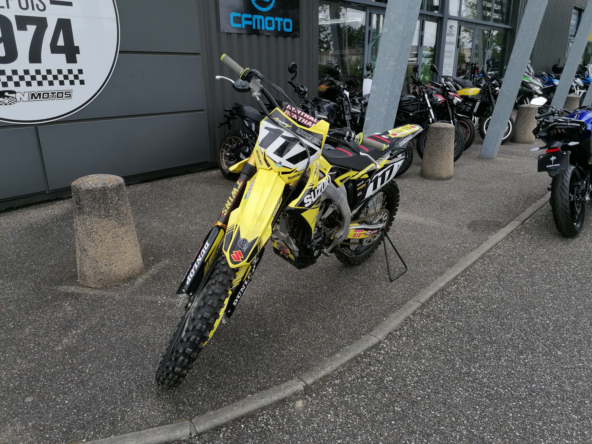 photo de SUZUKI RM-Z 450 450 occasion de couleur  en vente à Marmande n°2