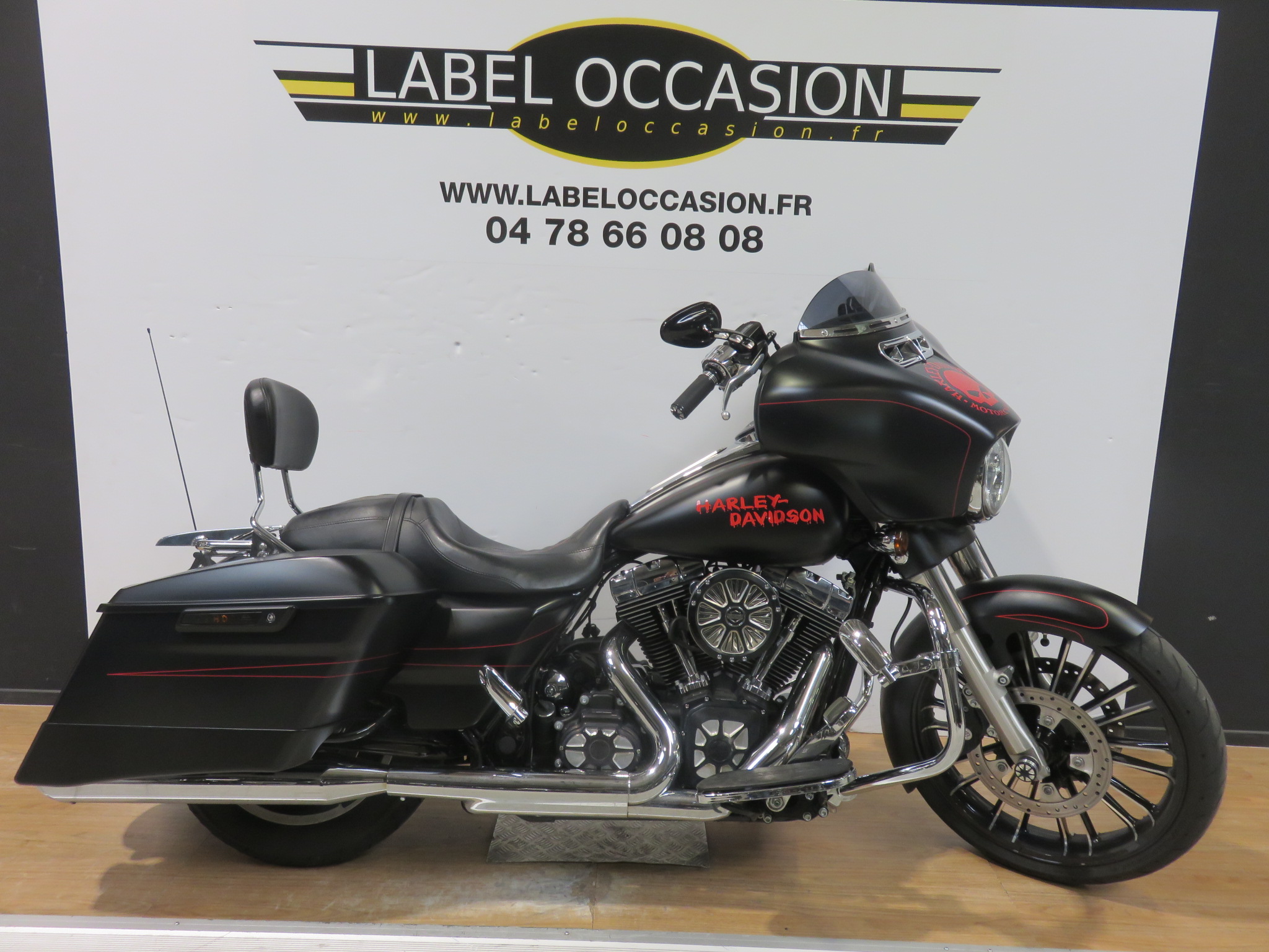 photo de HARLEY DAVIDSON STREET GLIDE 1690 occasion de couleur  en vente à Limonest n°2