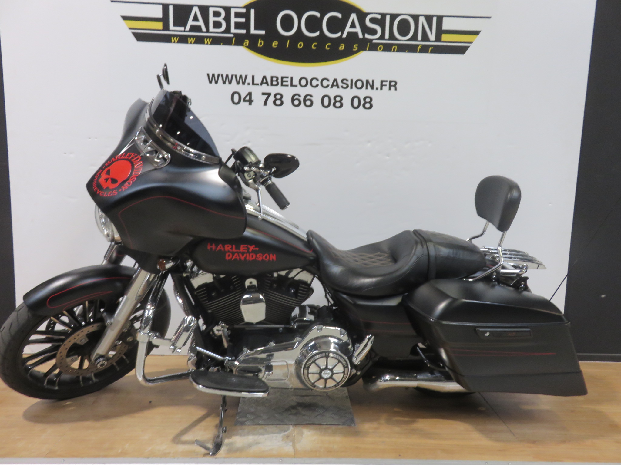 photo de HARLEY DAVIDSON STREET GLIDE 1690 occasion de couleur  en vente   Limonest