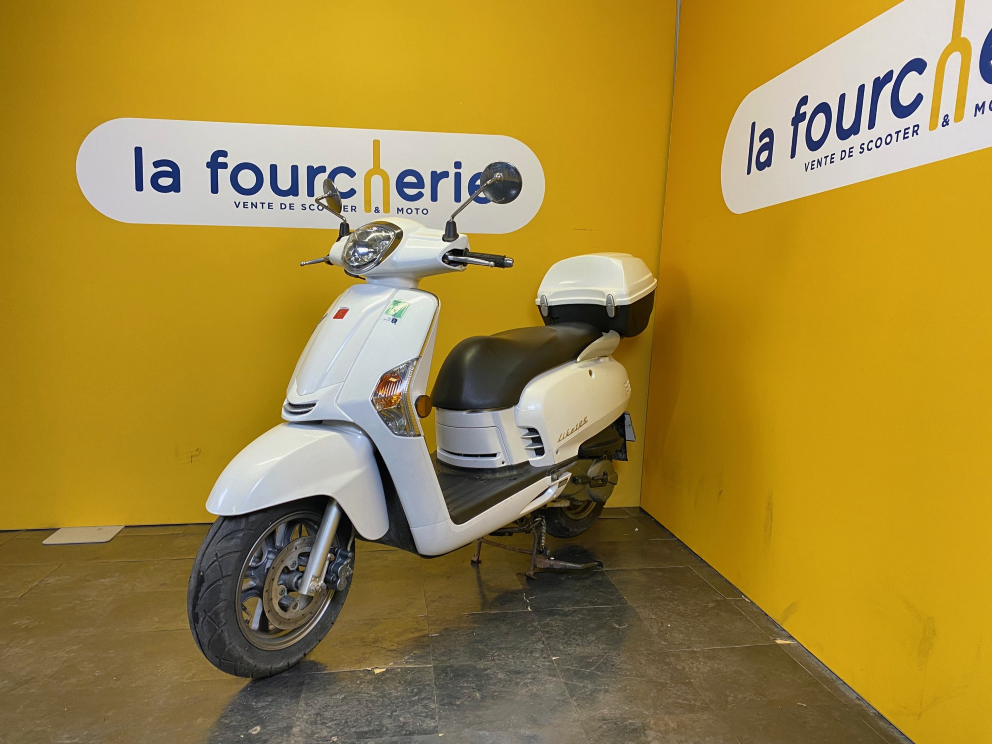 photo de KYMCO LIKE 125 125 occasion de couleur  en vente à Paris 15 n°3