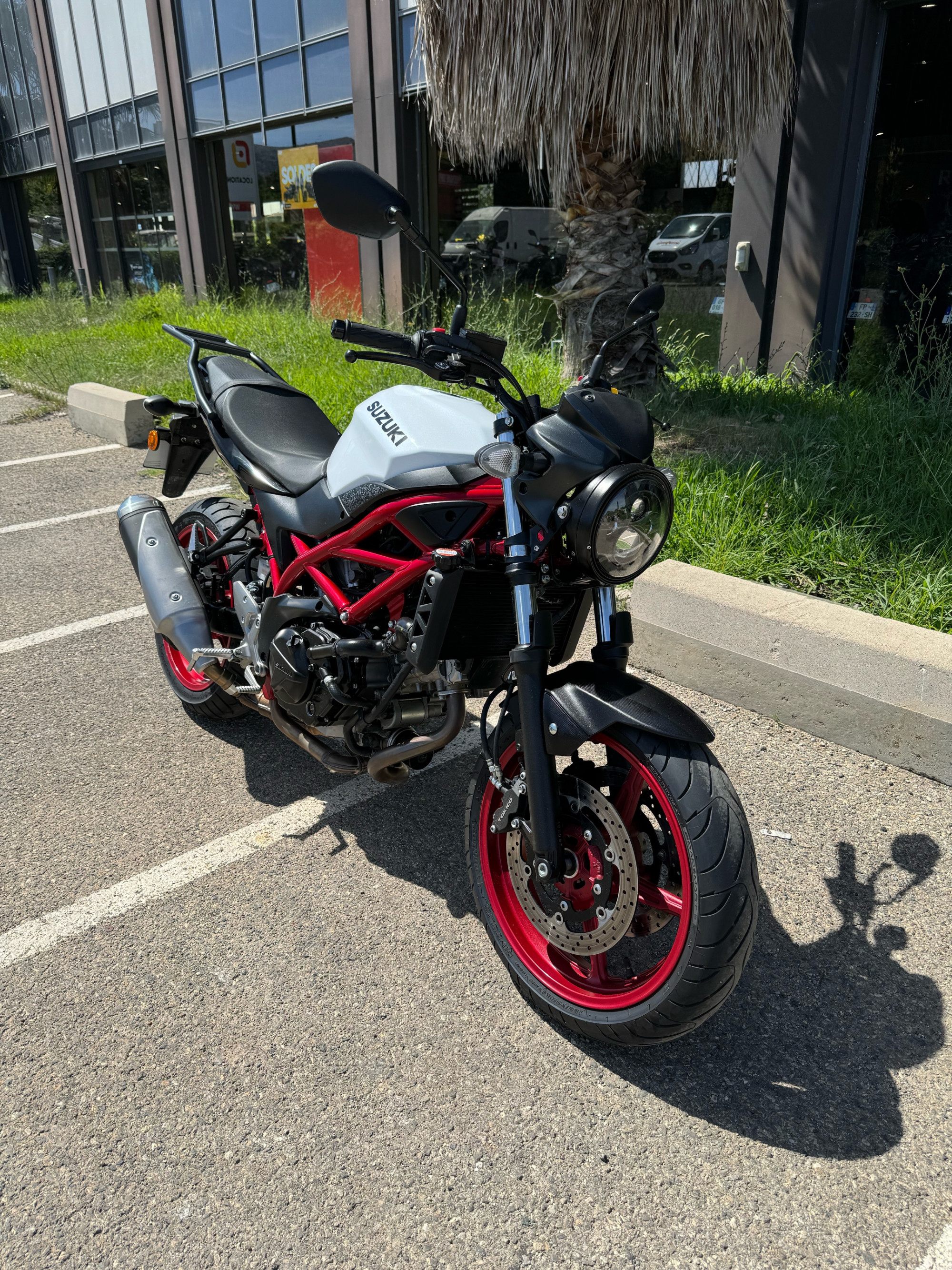 photo de SUZUKI SV 650 650 occasion de couleur  en vente à Aubagne n°2