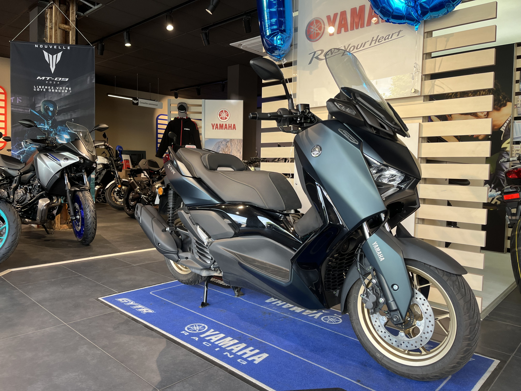 photo de YAMAHA XMAX 125 TECH MAX 125 occasion de couleur  en vente à Thonon Les Bains n°3