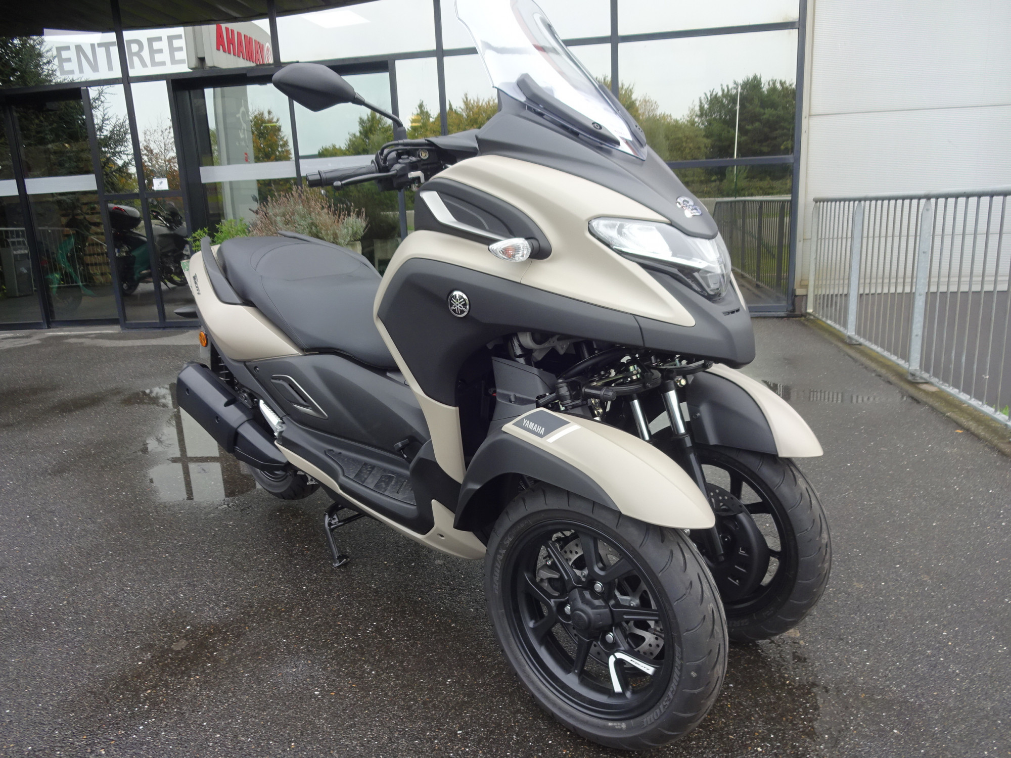 photo de YAMAHA TRICITY 300 300 occasion de couleur  en vente à Roissy En France n°2