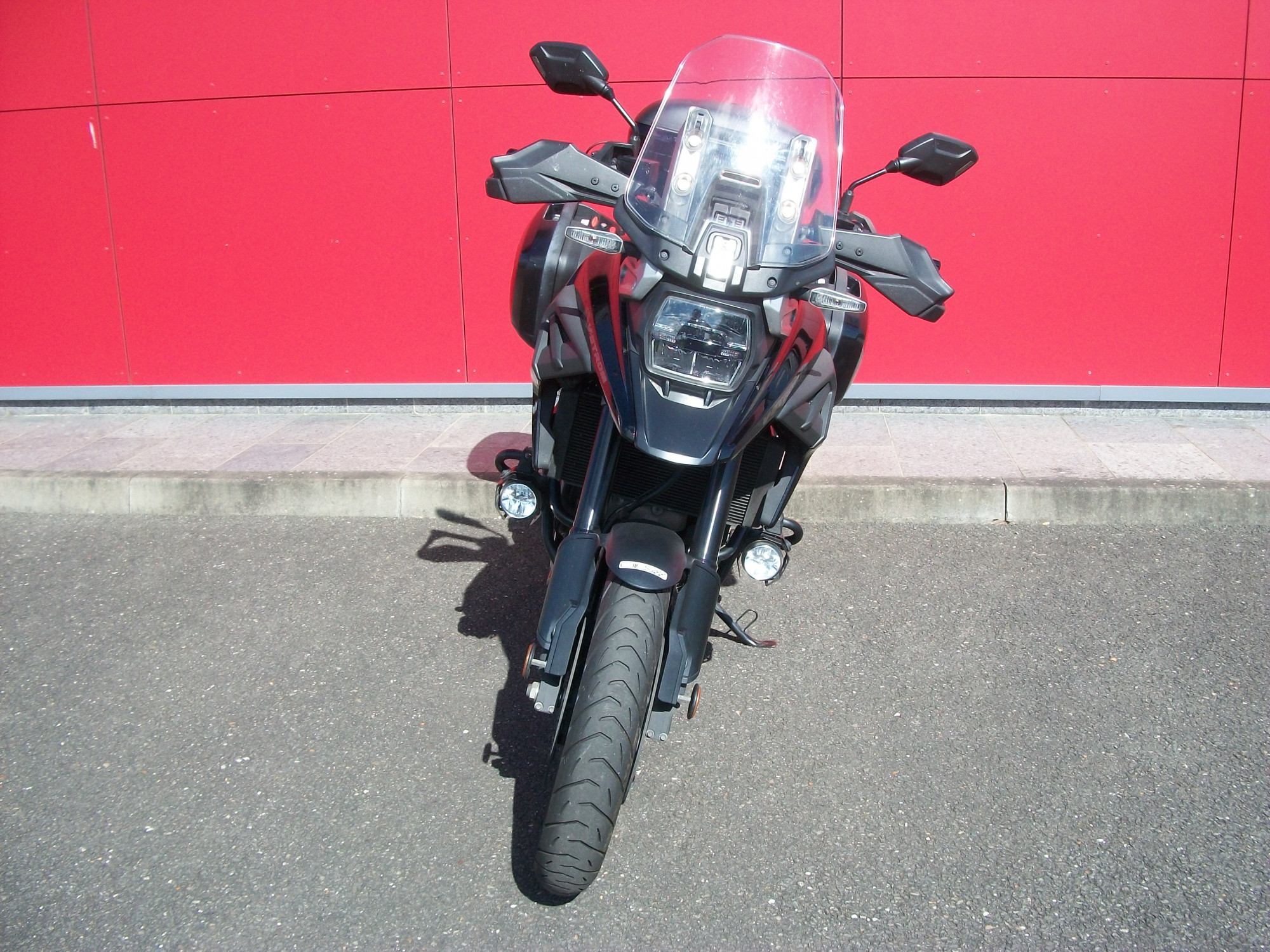 photo de SUZUKI DL 1050 V-STROM XT 1050 occasion de couleur  en vente à Fontenay Sur Eure n°2