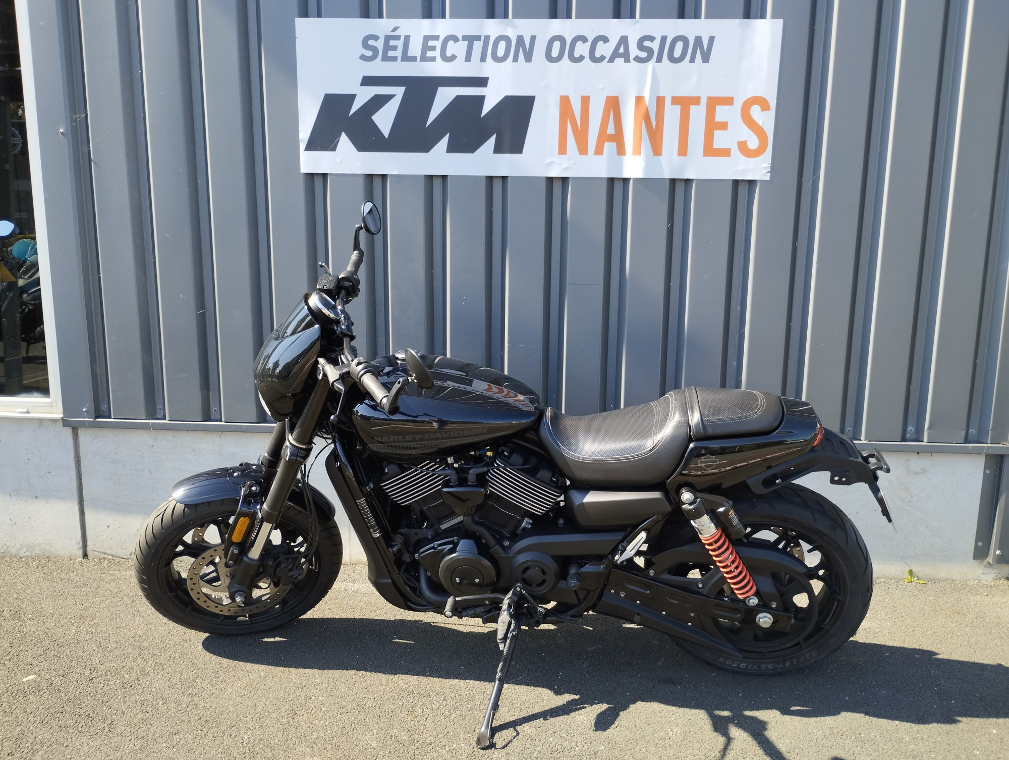 photo de HARLEY DAVIDSON STREET ROD 750 750 occasion de couleur  en vente   Orvault