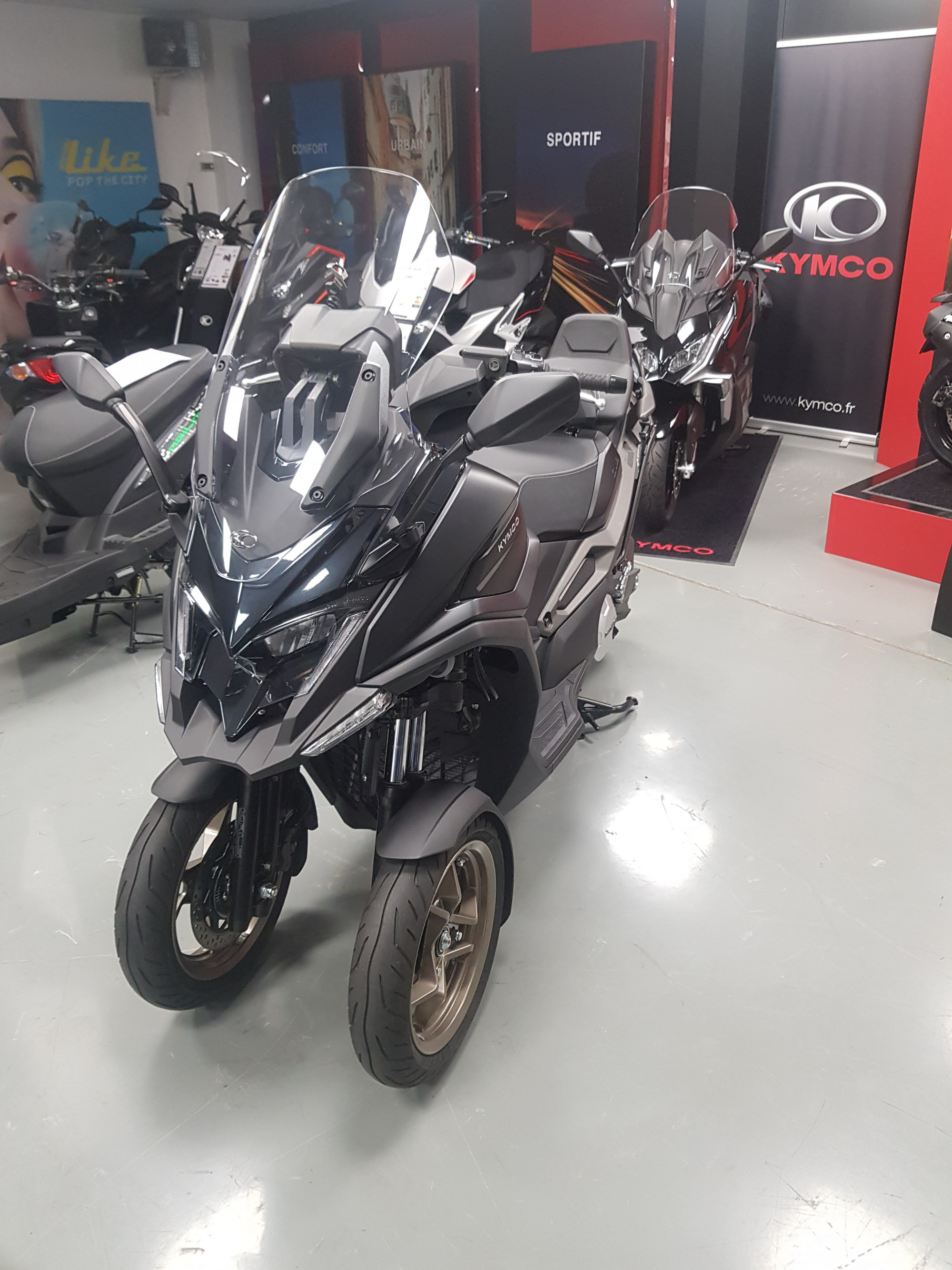 photo de KYMCO CV3 550 550 occasion de couleur  en vente à Pontault Combault n°3