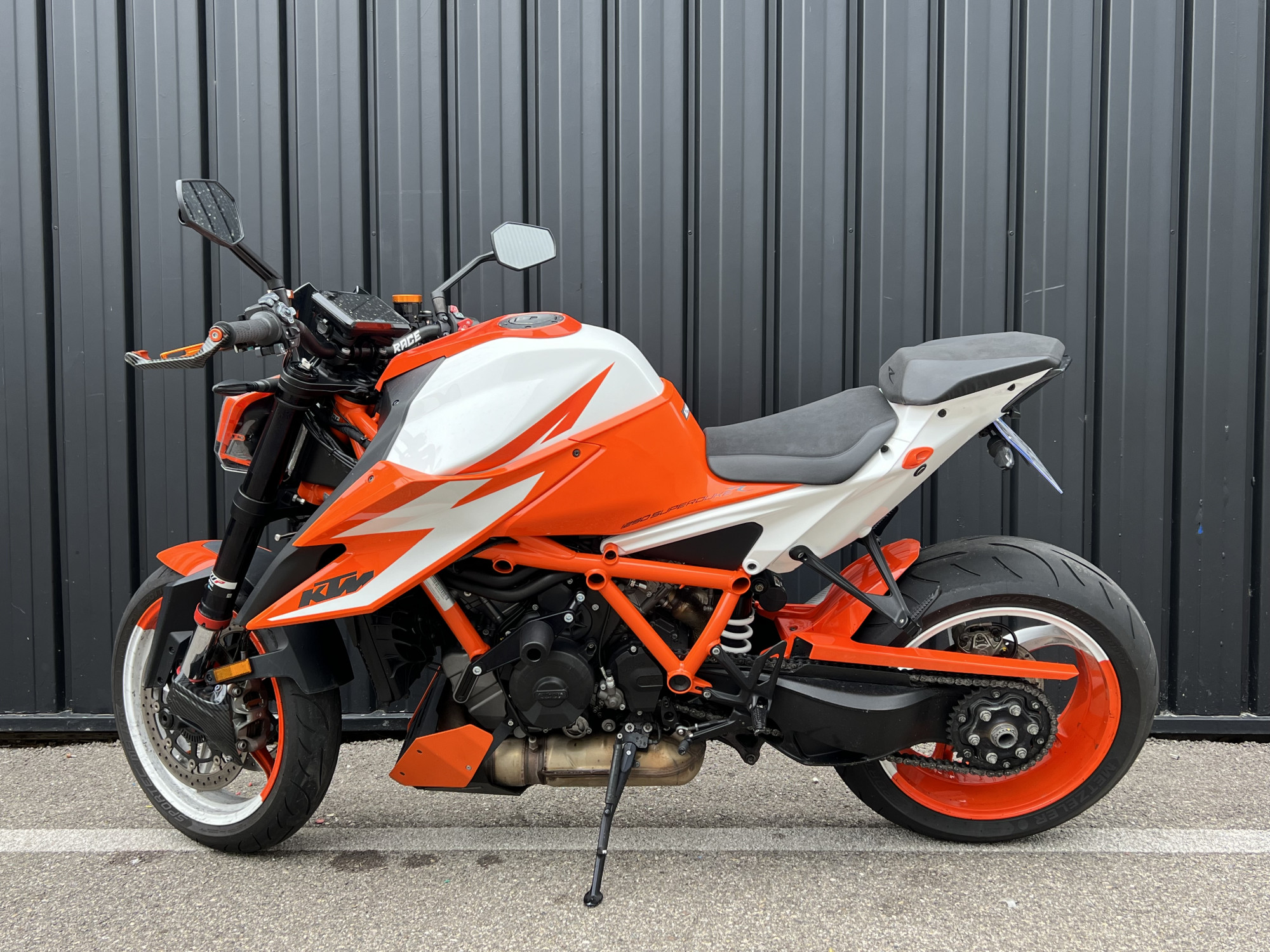 photo de KTM KTM 1290 SUPER DUKE R 2020 1290 occasion de couleur  en vente à St etienne n°3