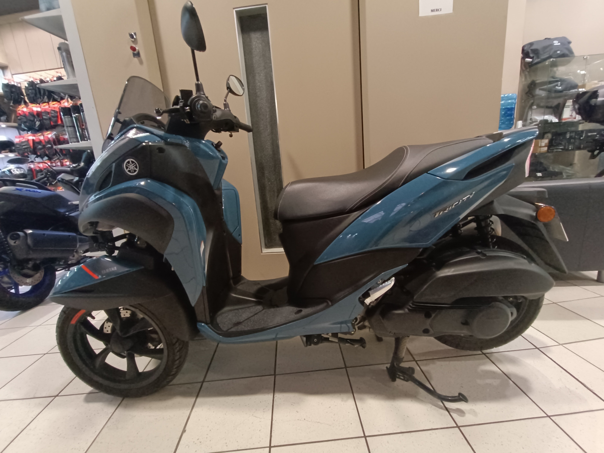 photo de YAMAHA TRICITY 125 125 occasion de couleur  en vente   Paris 02