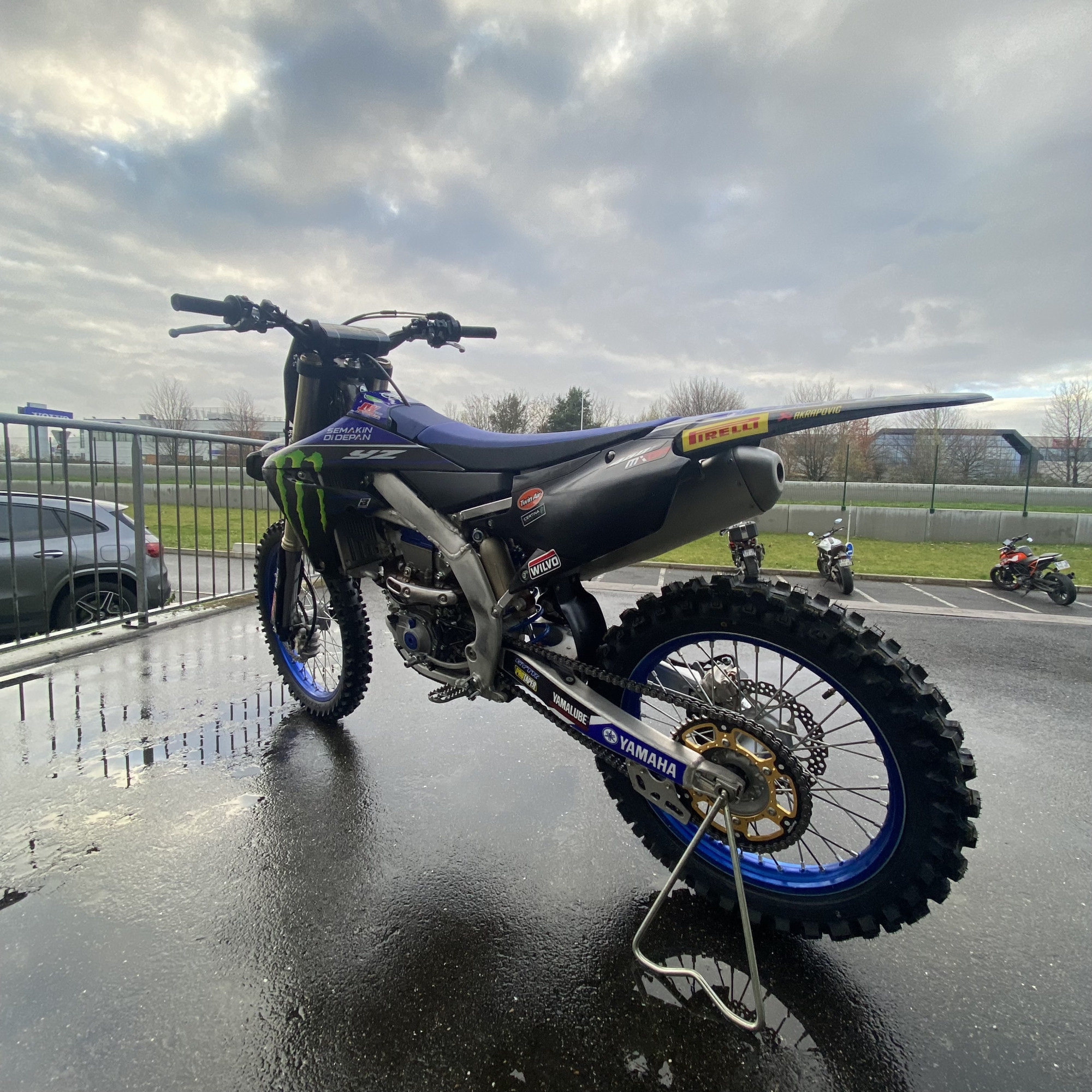 photo de YAMAHA YZ450F 450 occasion de couleur  en vente à Roissy En France n°2