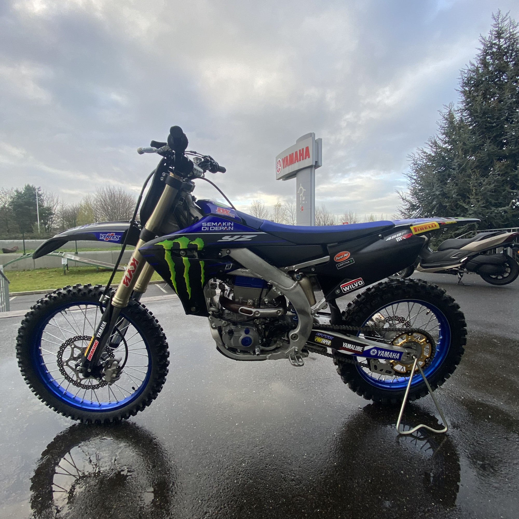 photo de YAMAHA YZ450F 450 occasion de couleur  en vente   Roissy En France