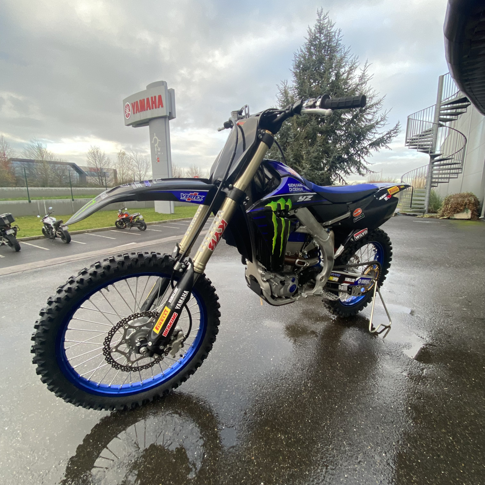 photo de YAMAHA YZ450F 450 occasion de couleur  en vente à Roissy En France n°3