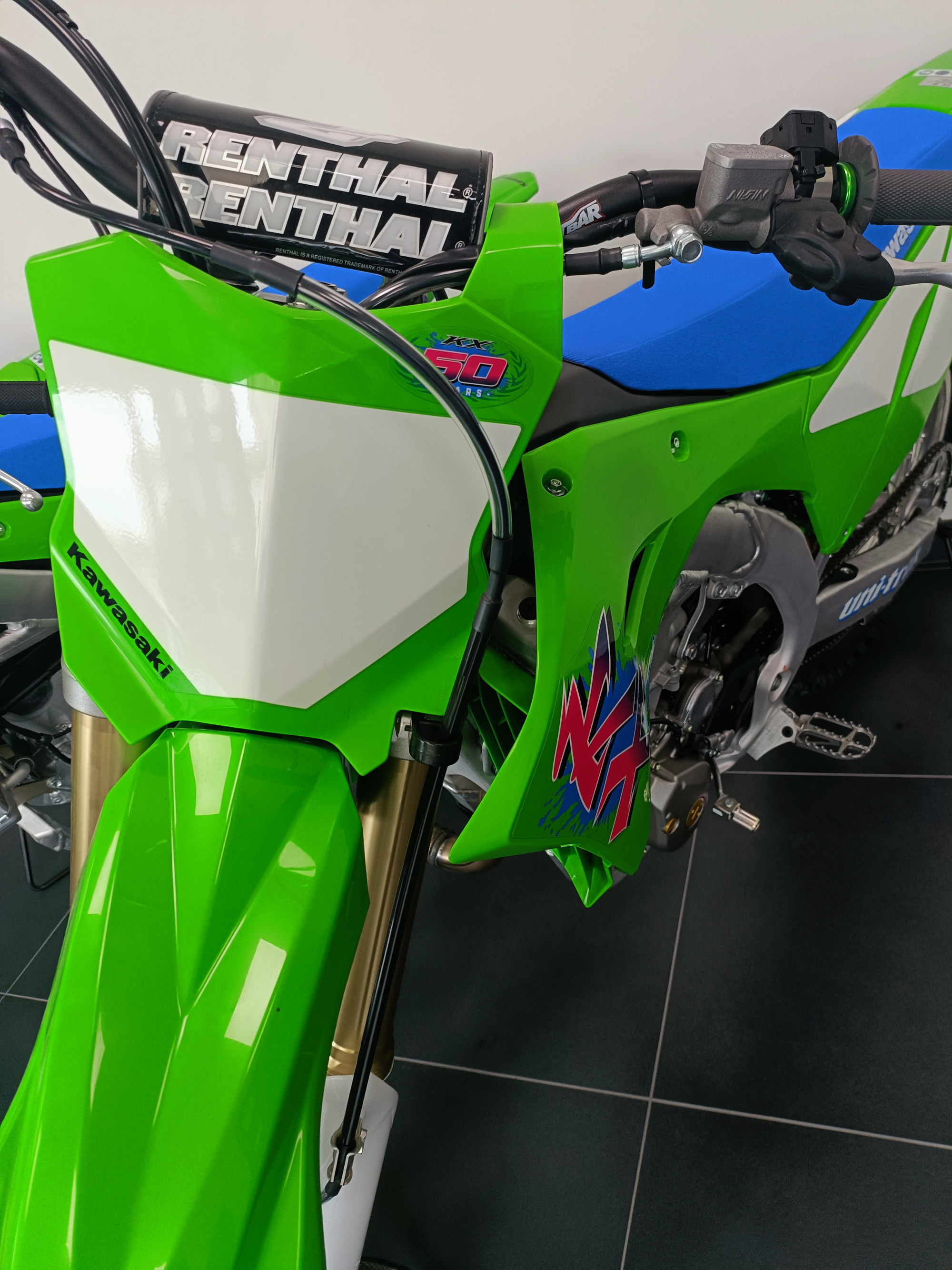 photo de KAWASAKI KX 450 50 ANNIVERSARY 2024 NEUF  450 occasion de couleur  en vente à Avignon n°2