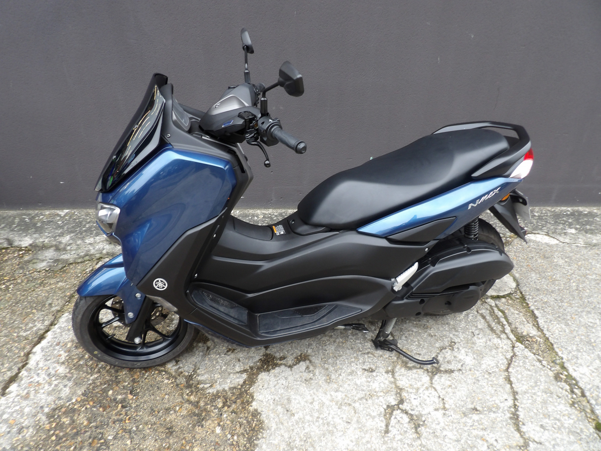 photo de YAMAHA NMAX 125 125 occasion de couleur  en vente à Villeneuve St Georges n°3