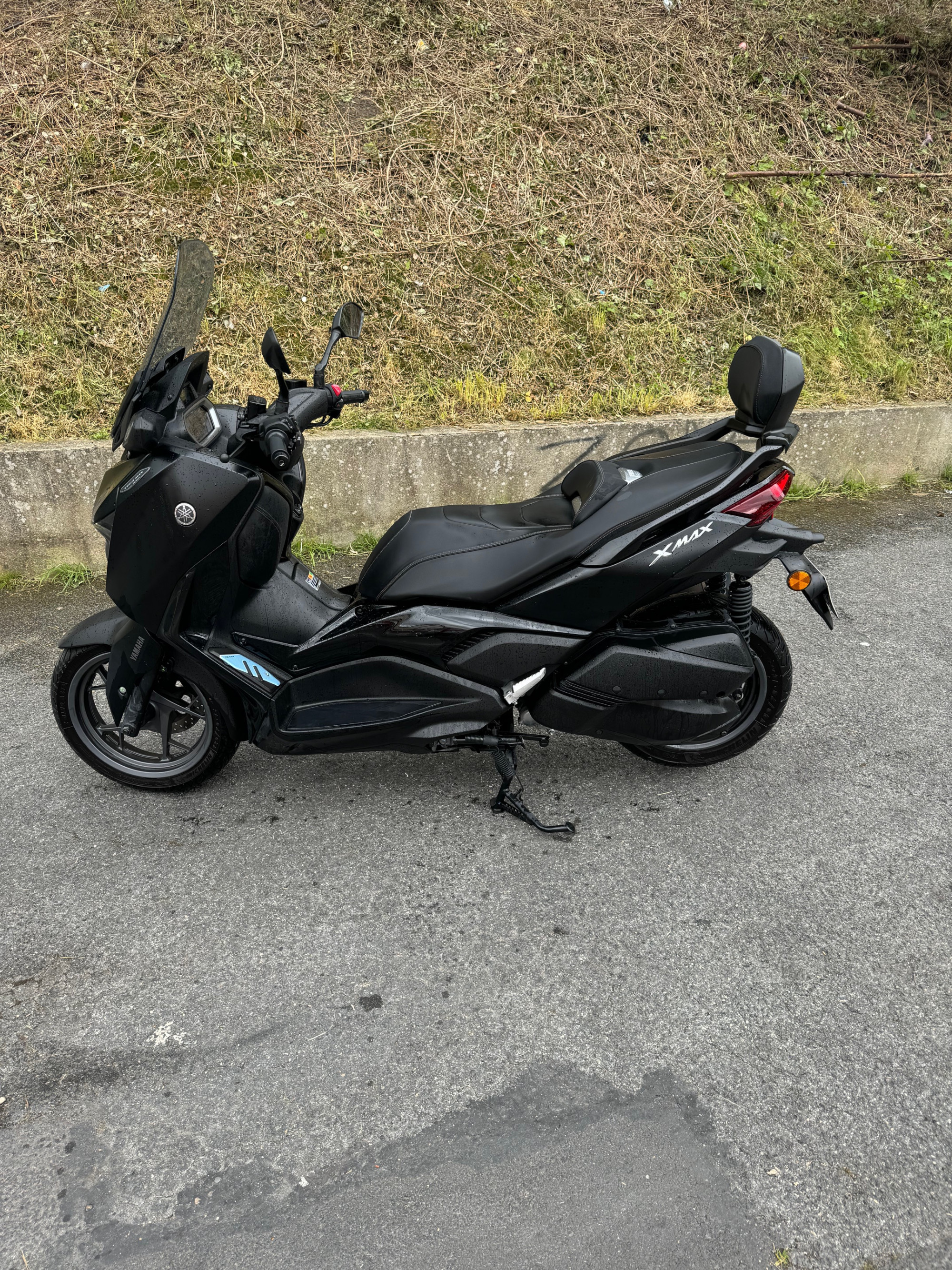 photo de YAMAHA XMAX 300 TECH MAX 300 occasion de couleur  en vente à Pantin n°2