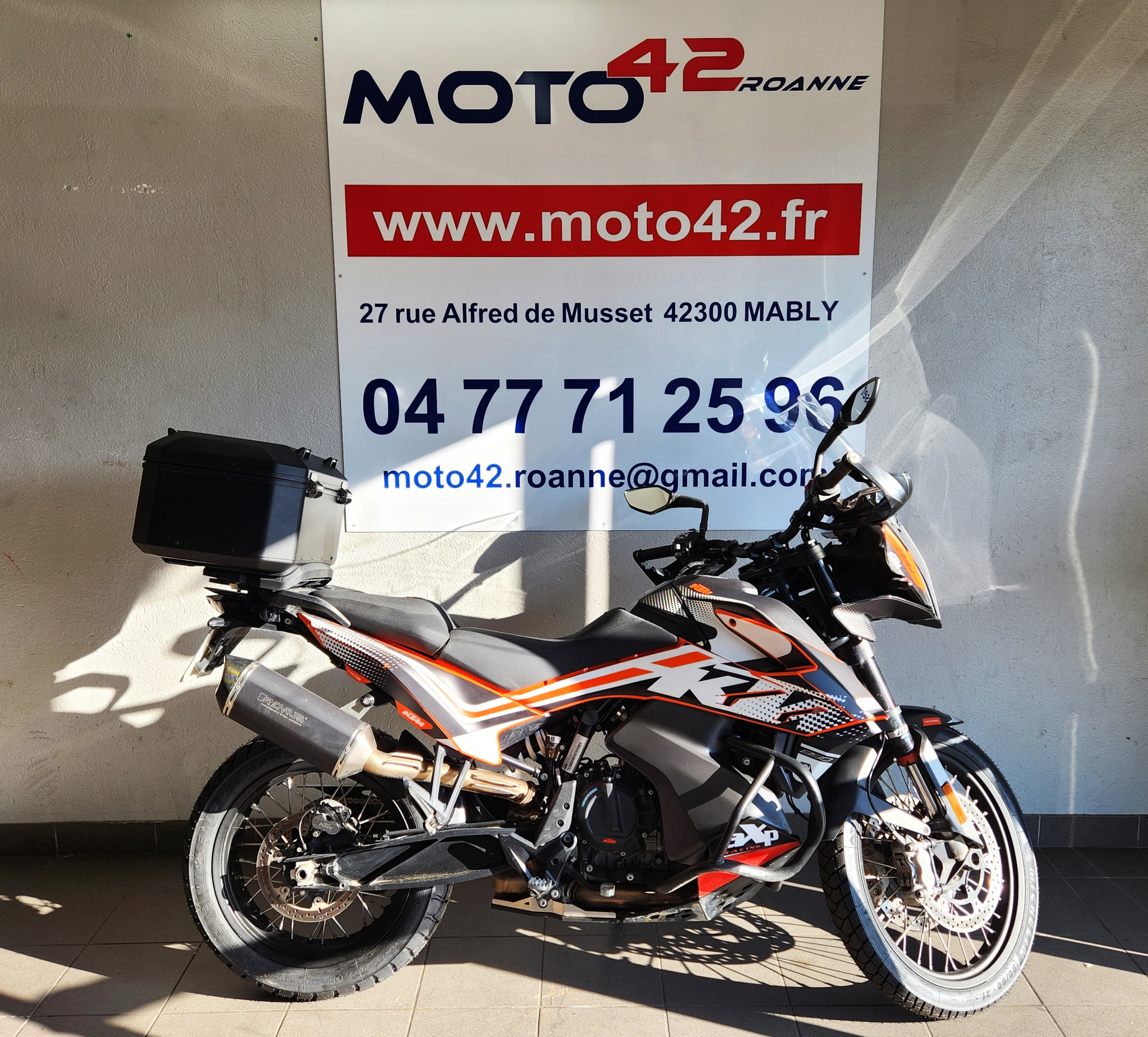 photo de KTM 890 ADVENTURE 890 occasion de couleur  en vente   Mably