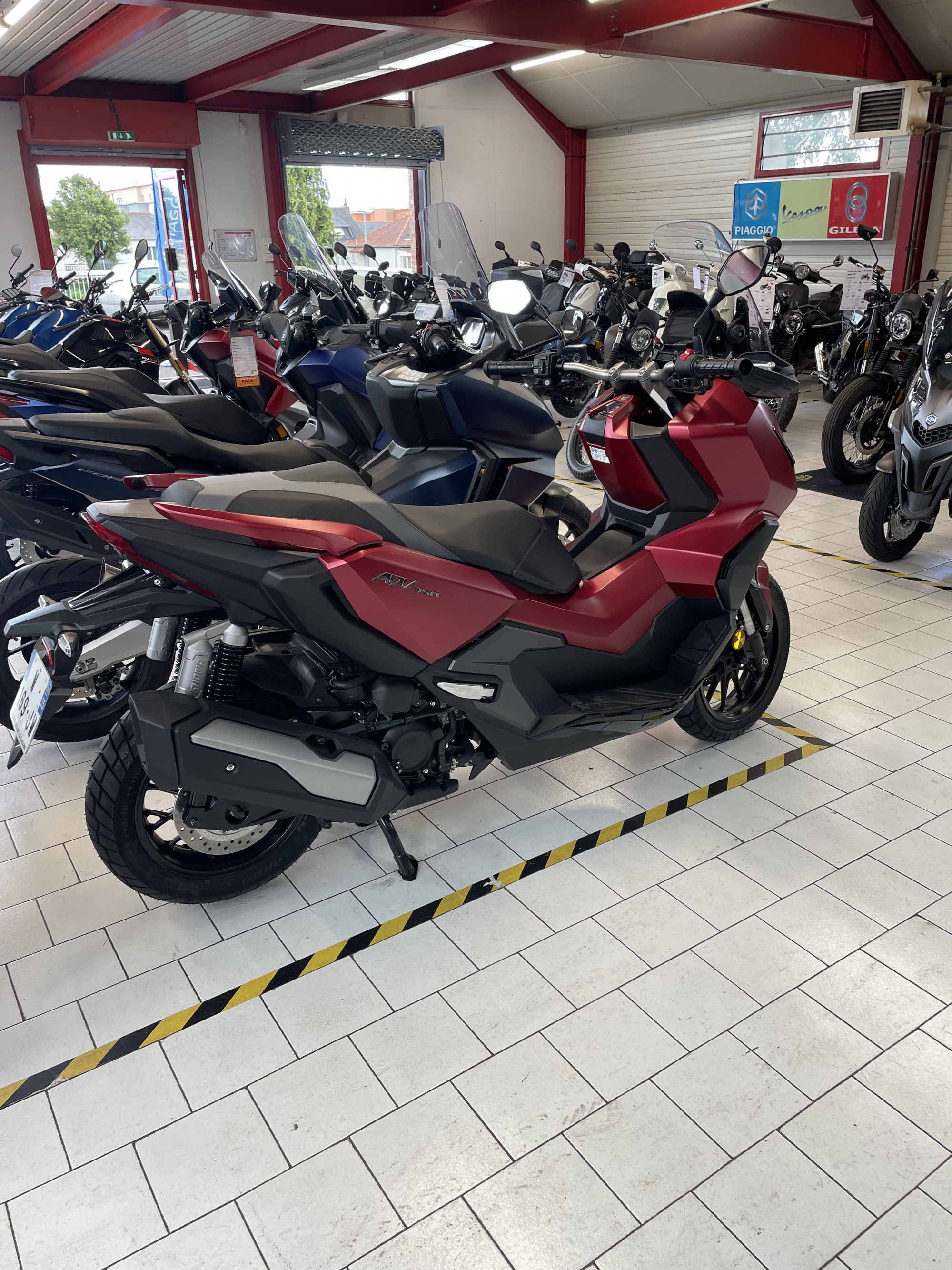 photo de HONDA ADV 350 350 occasion de couleur  en vente à Cesson Sevigne n°3