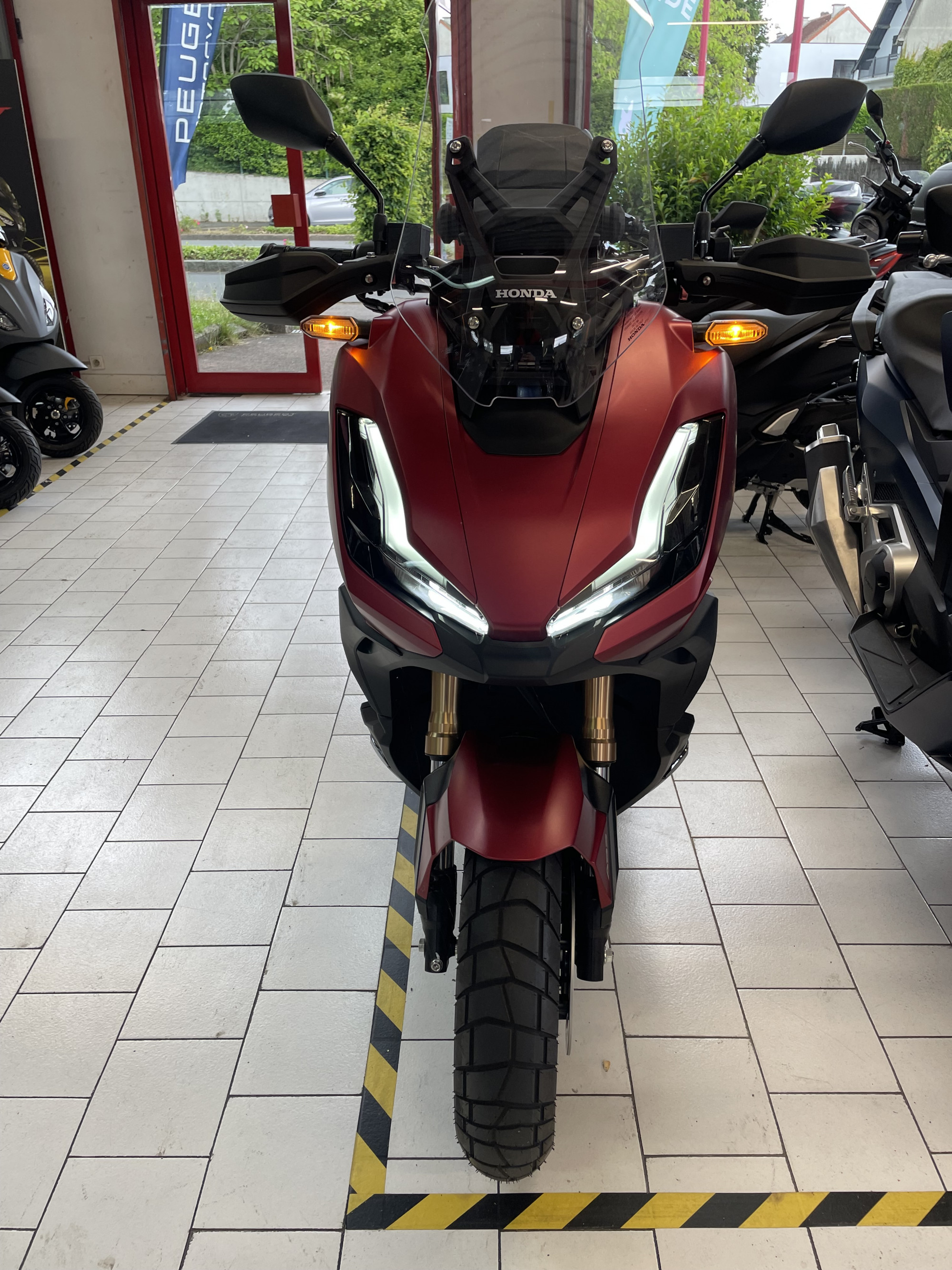 photo de HONDA ADV 350 350 occasion de couleur  en vente à Cesson Sevigne n°2