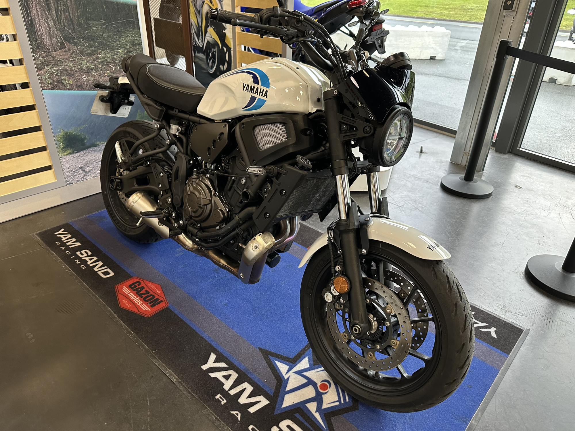 photo de YAMAHA XSR 700 ABS 700 occasion de couleur  en vente à Royan n°2