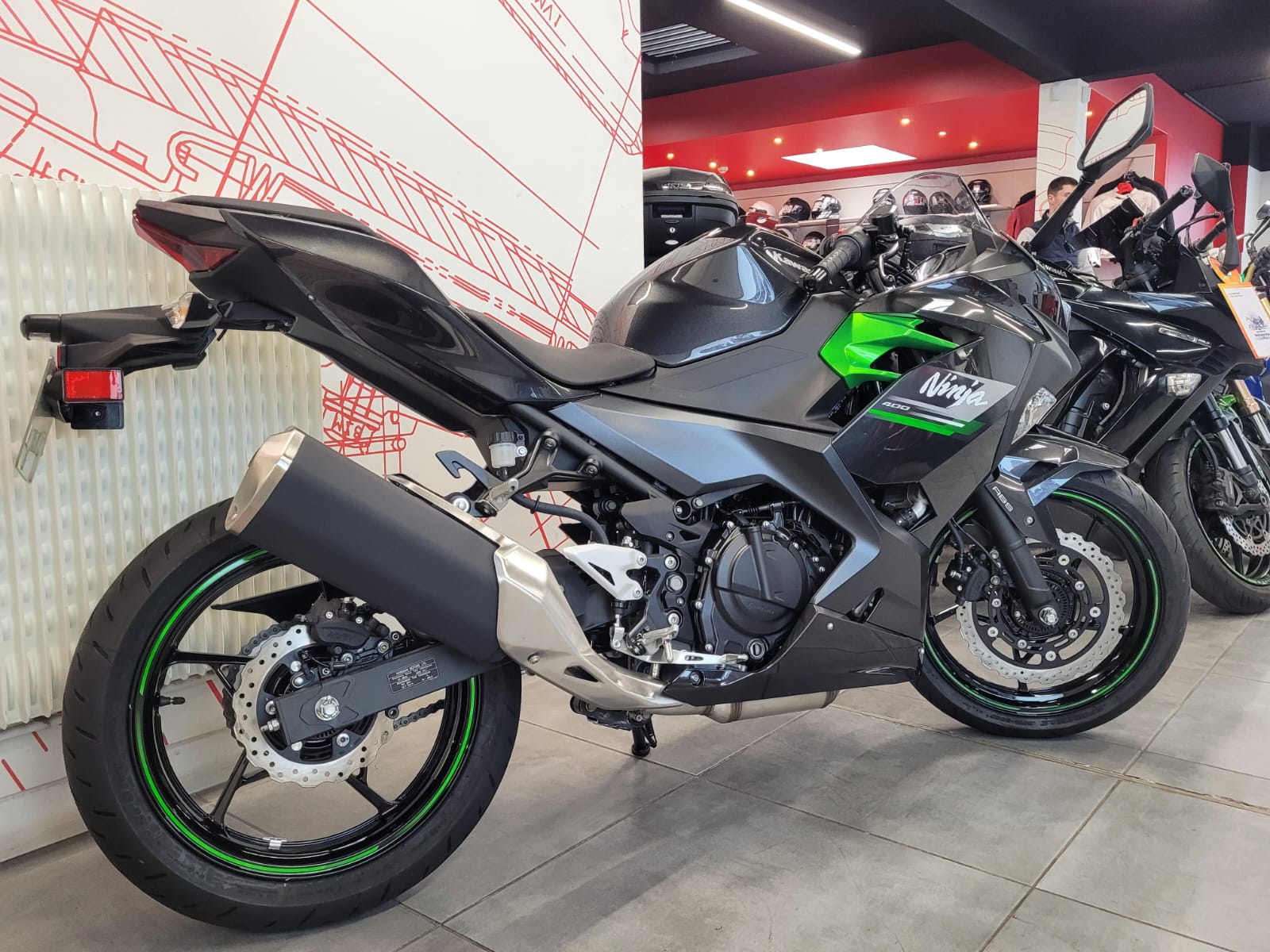 photo de KAWASAKI NINJA 400 400 occasion de couleur  en vente à Paris 12 n°2