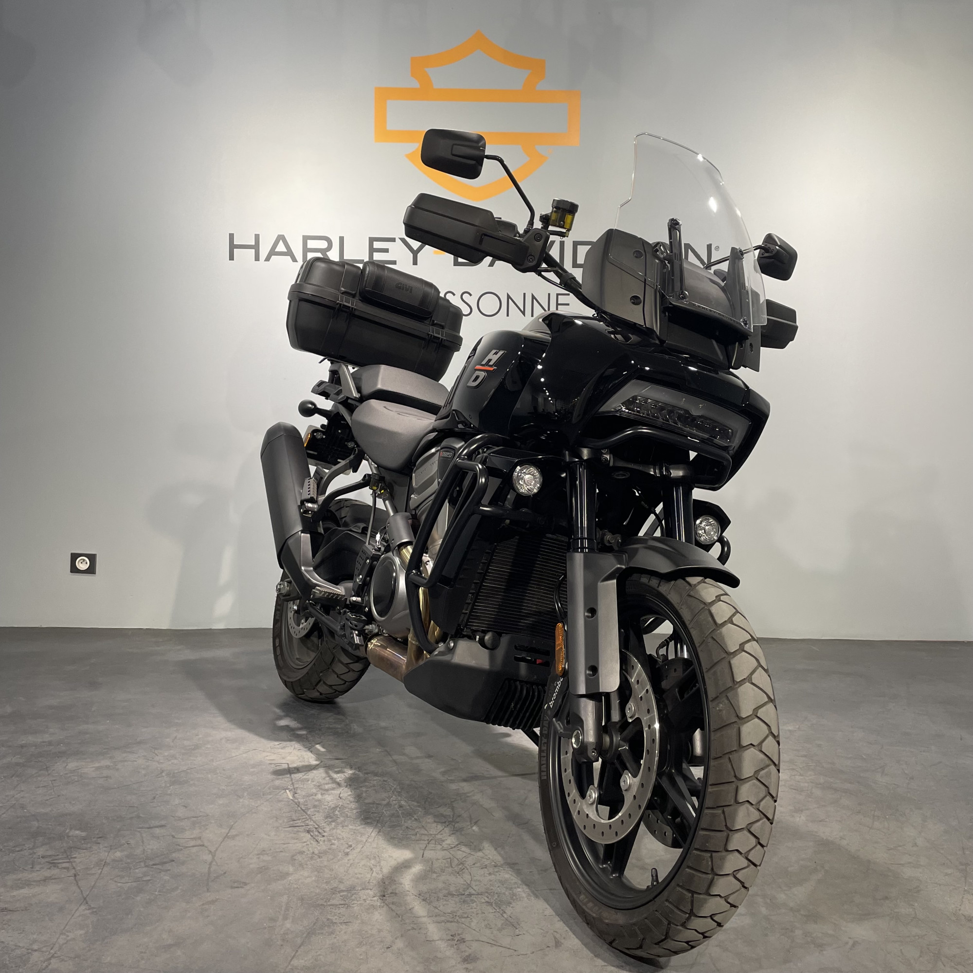 photo de HARLEY DAVIDSON ADVENTURE PAN AMERICA 1250 1250 occasion de couleur  en vente à Ballainvilliers n°2