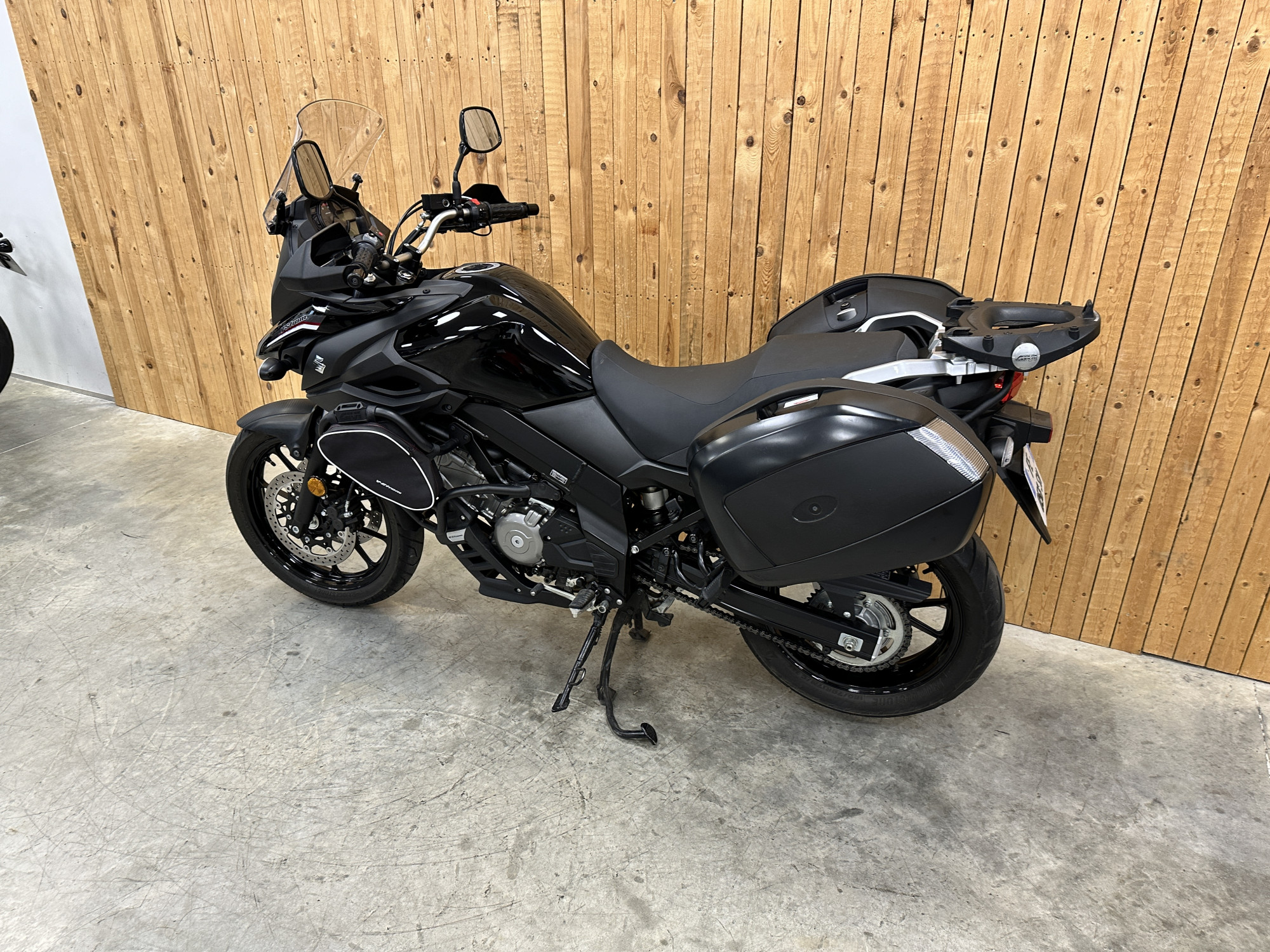 photo de SUZUKI DL 650 V-STROM 650 occasion de couleur  en vente à Valence n°1