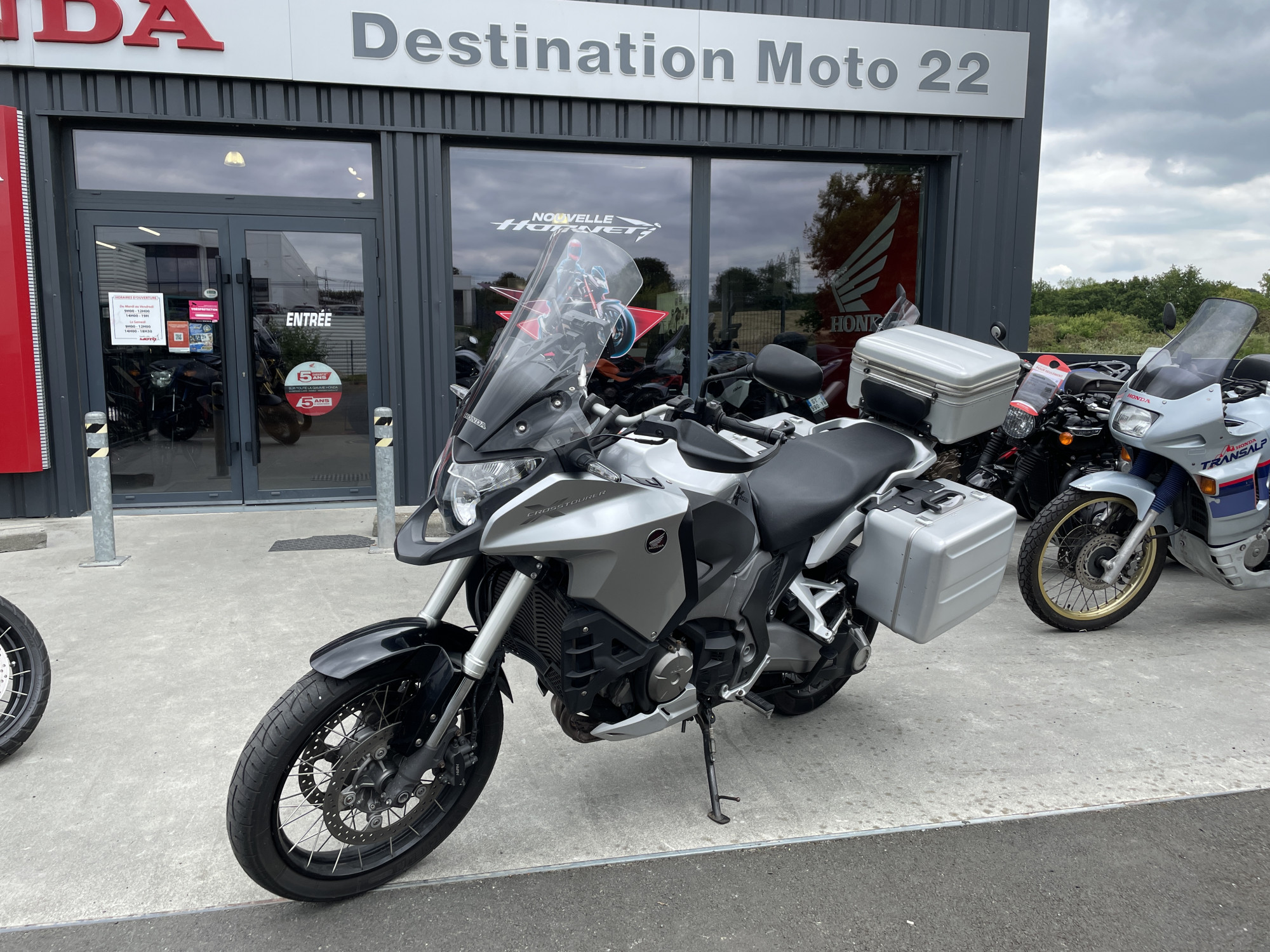 photo de HONDA VFR 1200 XD 1200 occasion de couleur  en vente à Tregueux n°3